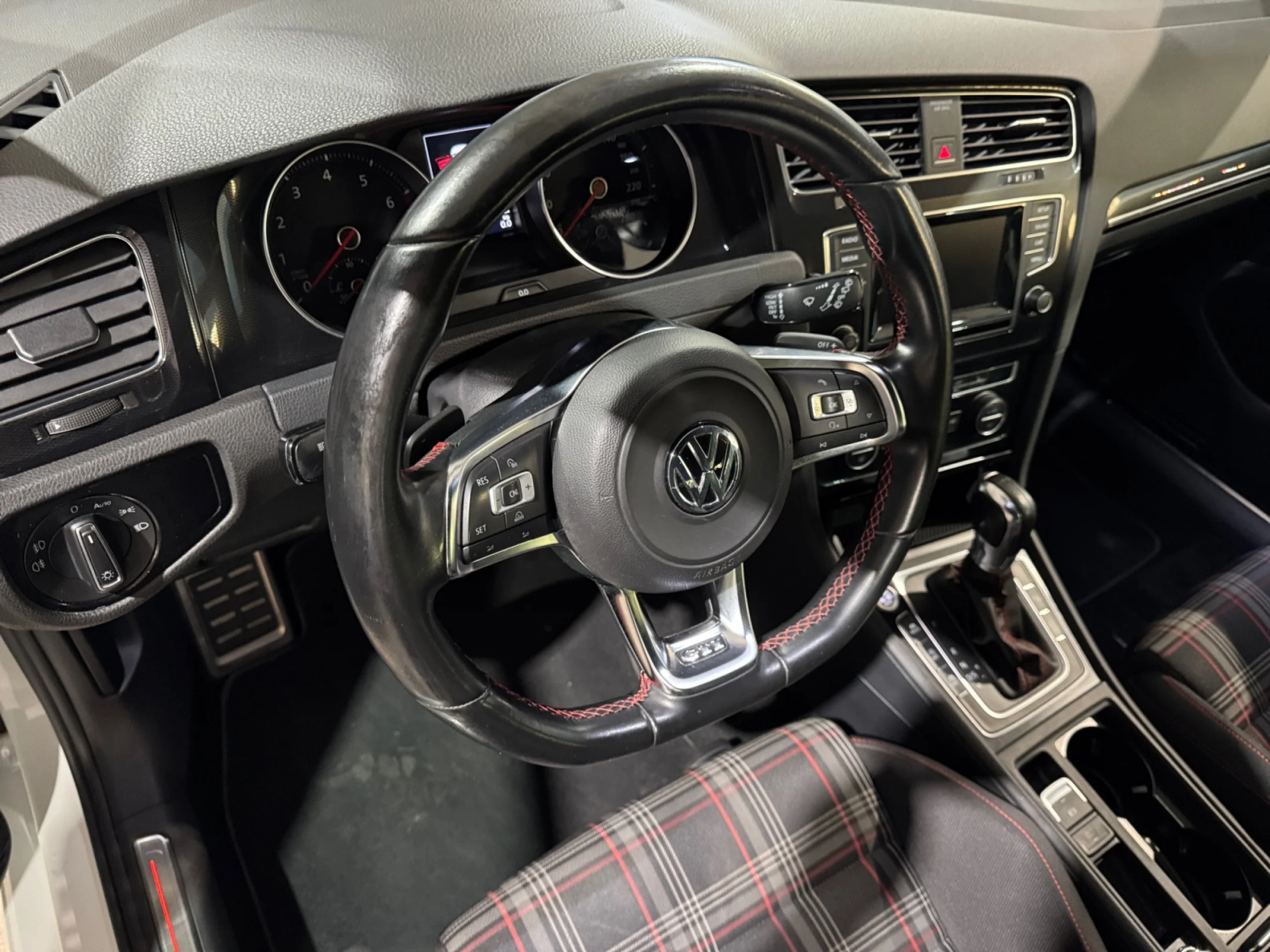 VOLKSWAGEN GOLF 2.0 TSI 210CV DSG 6 VEL GTI - Foto 9