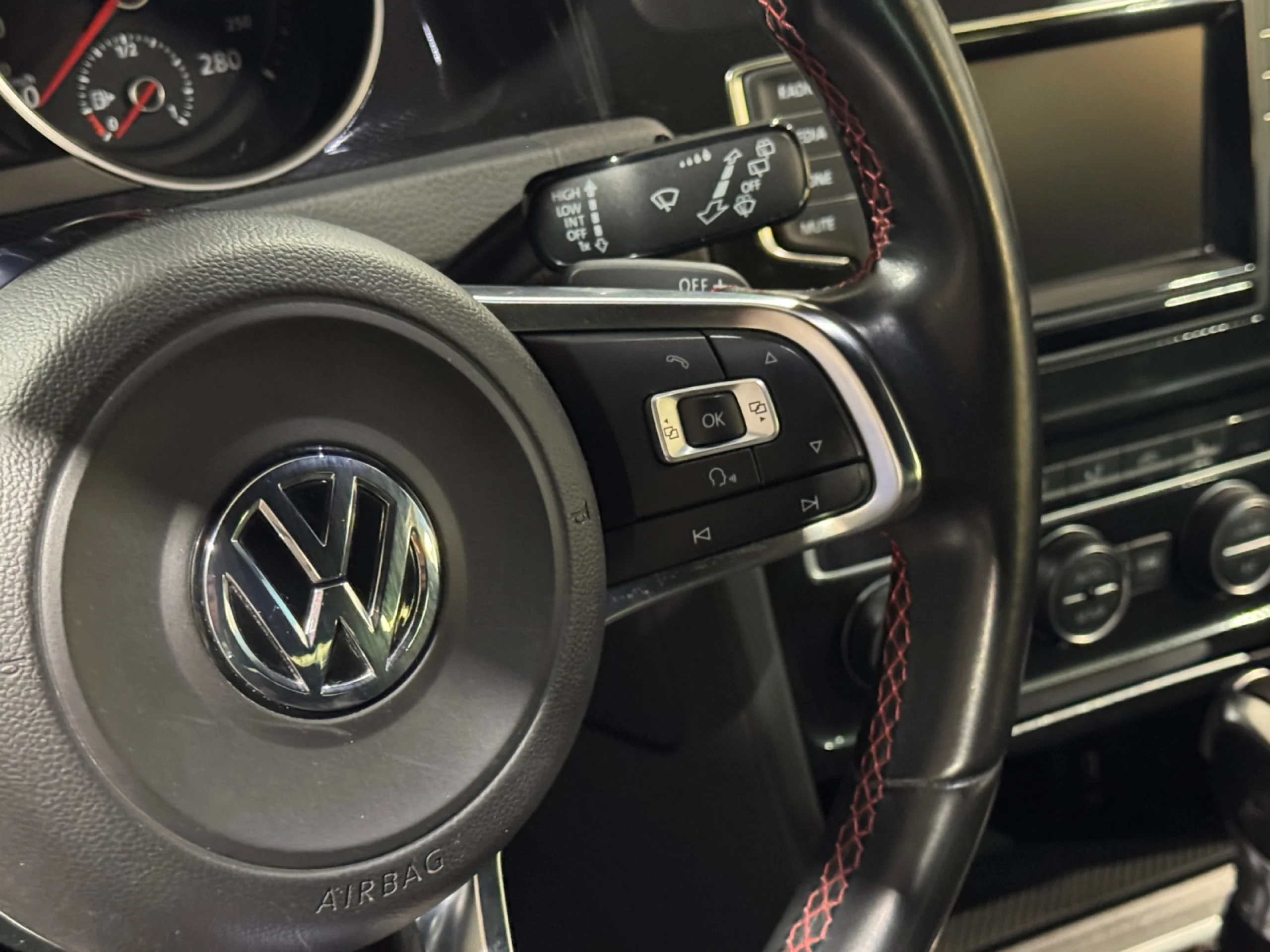 VOLKSWAGEN GOLF 2.0 TSI 210CV DSG 6 VEL GTI - Foto 10