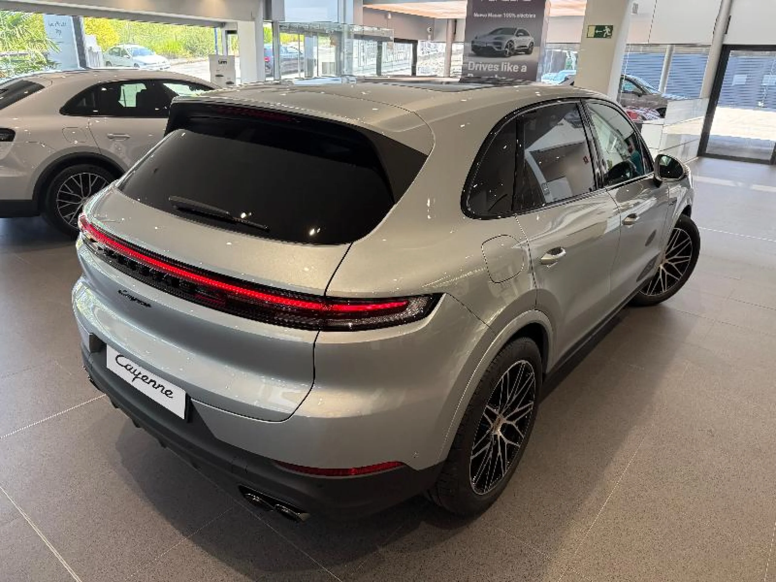 PORSCHE CAYENNE E HYBRID - Foto 9