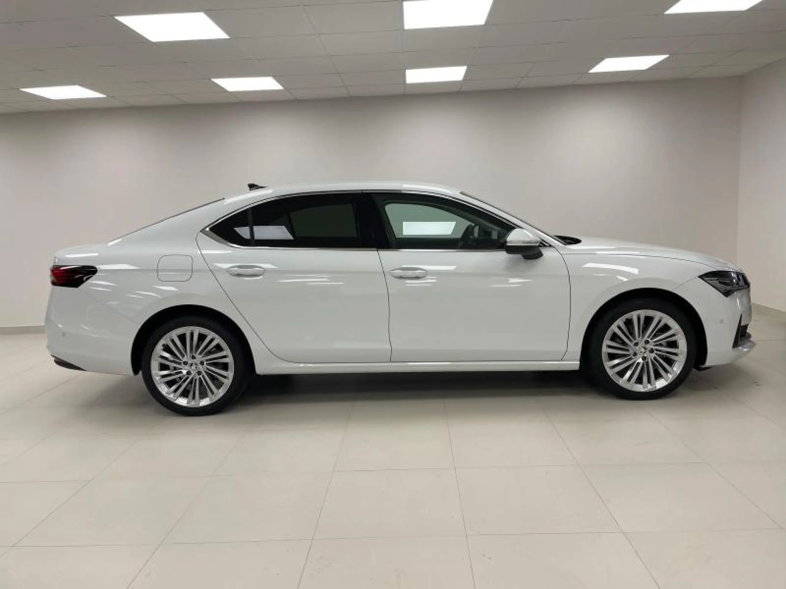 SKODA Superb 2.0 TDI 110KW (150CV) DSG SELECTION - Foto 2