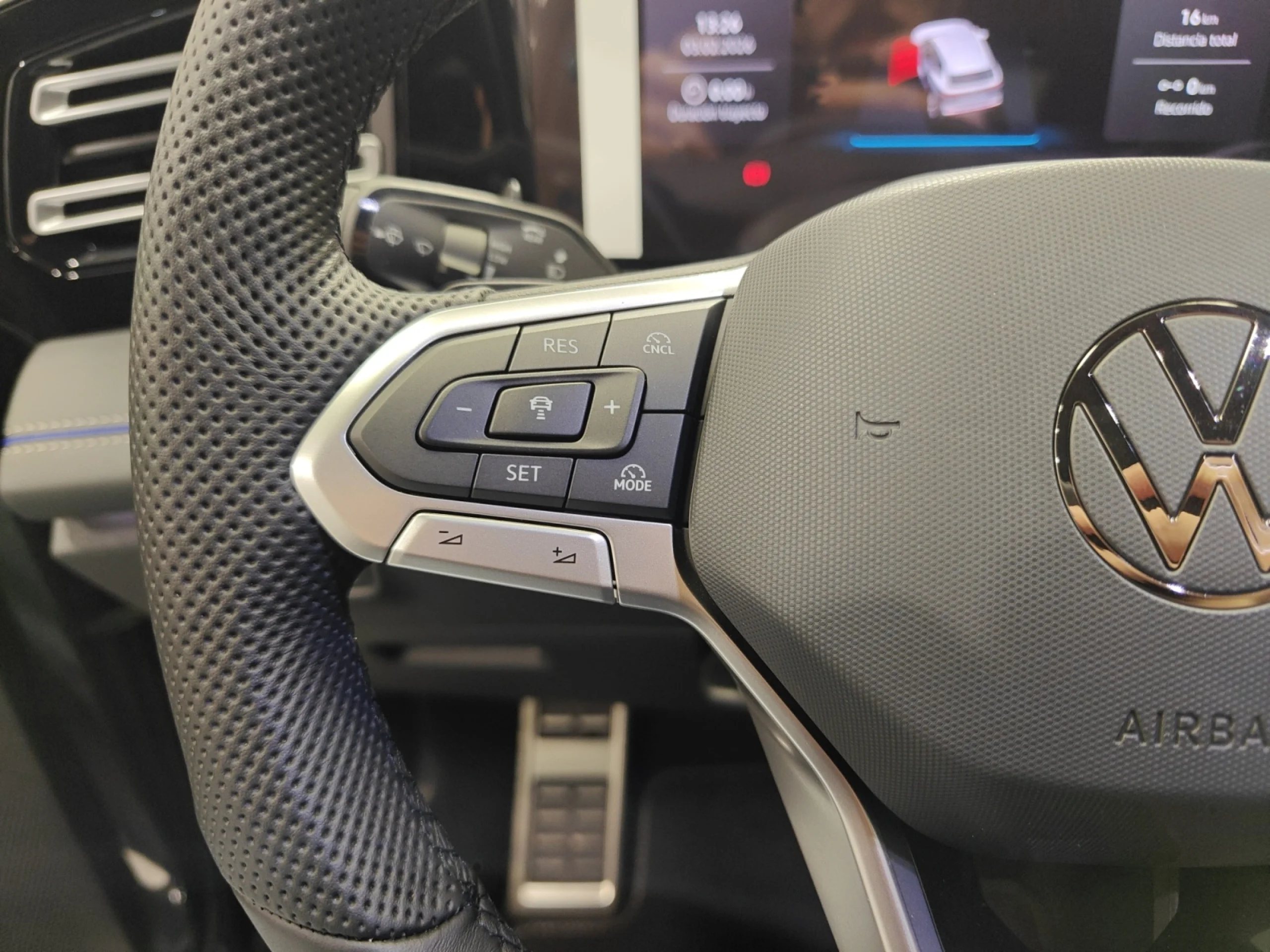 VOLKSWAGEN TIGUAN R LINE 1.5 TSI EHYBRID 150KW (204CV) DSG - Foto 11