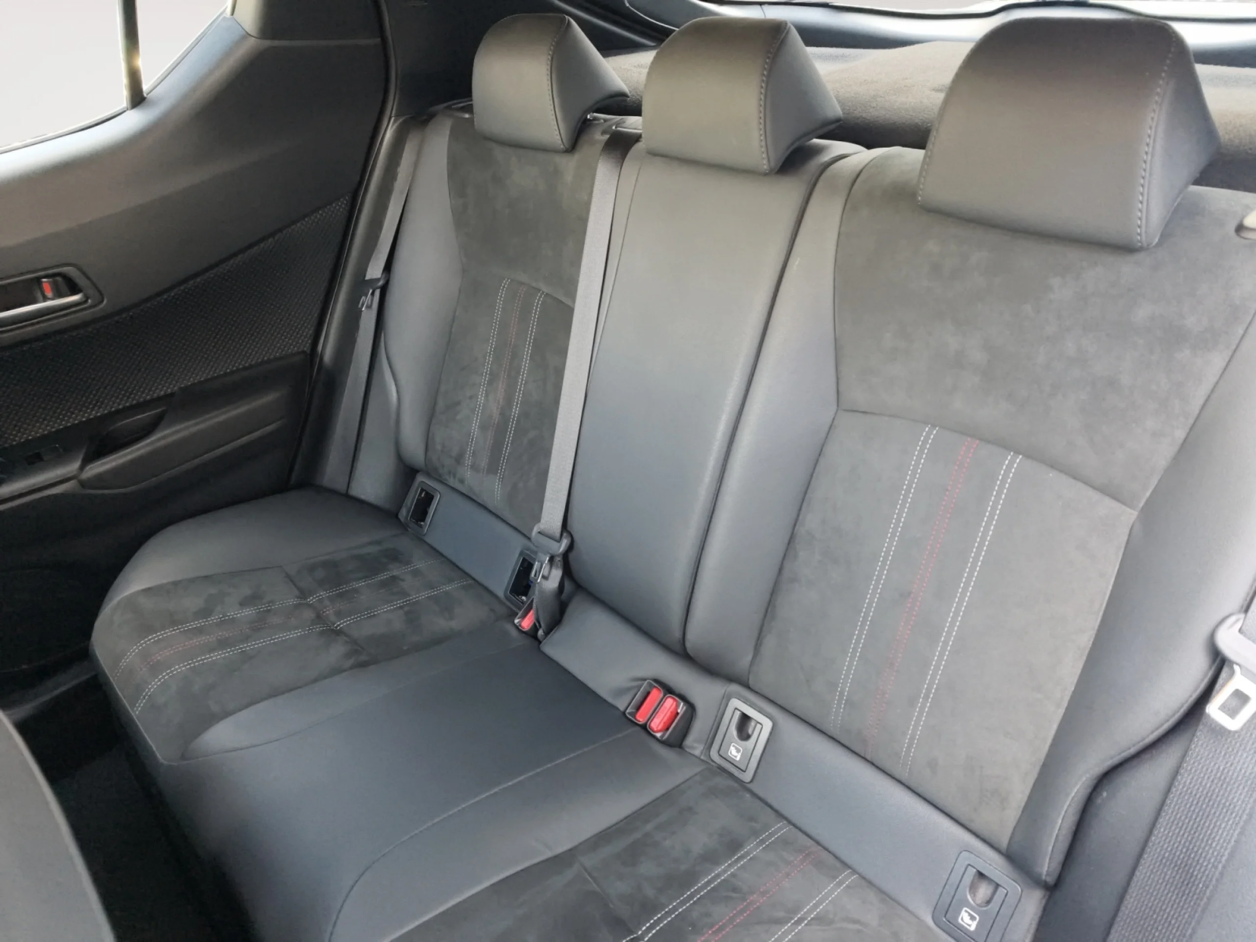 TOYOTA C HR 2.0 180H GR SPORT - Foto 6