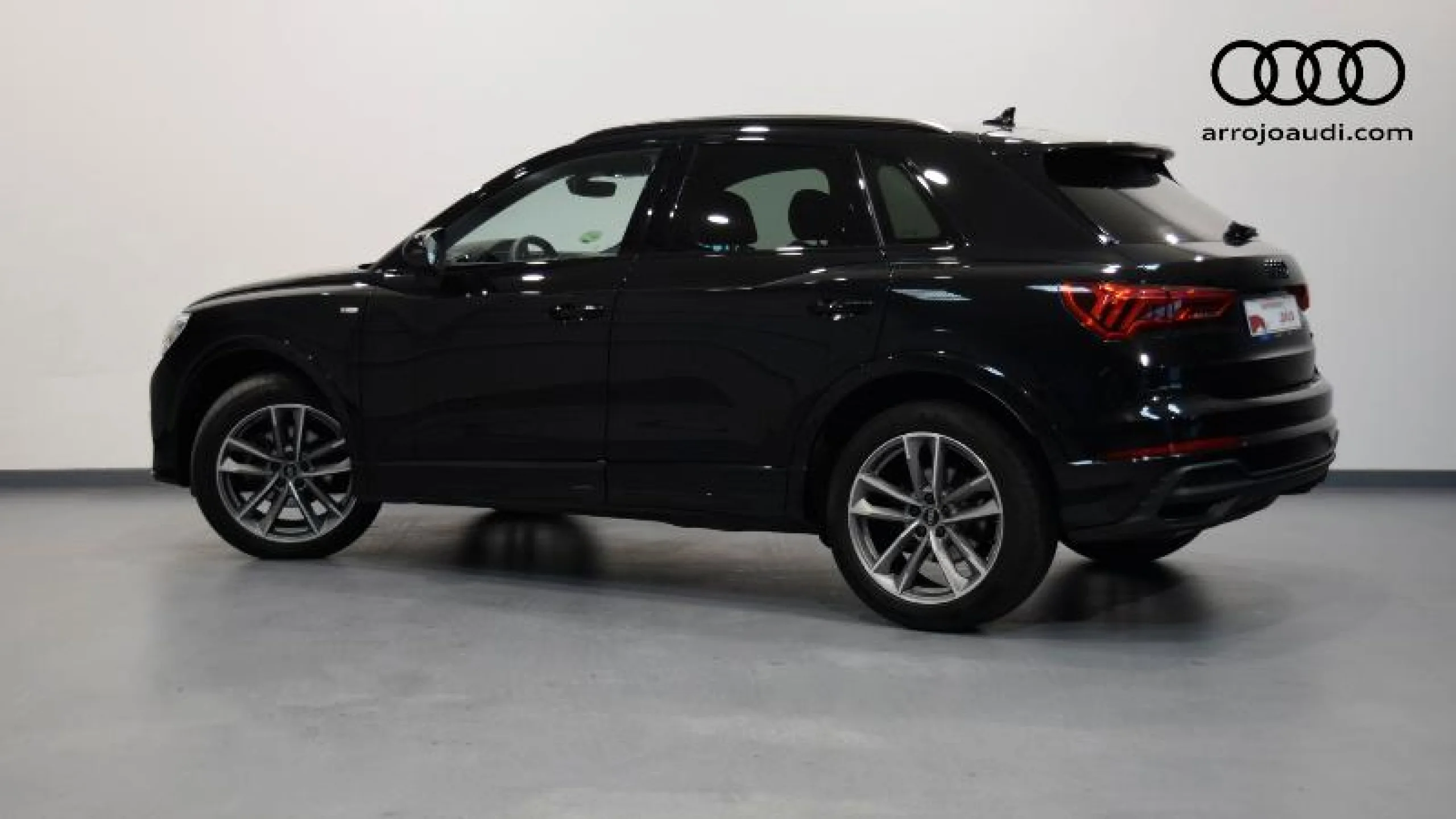 AUDI Q3 BLACK LINE 35 TDI 110KW (150CV) S TRONIC - Foto 2