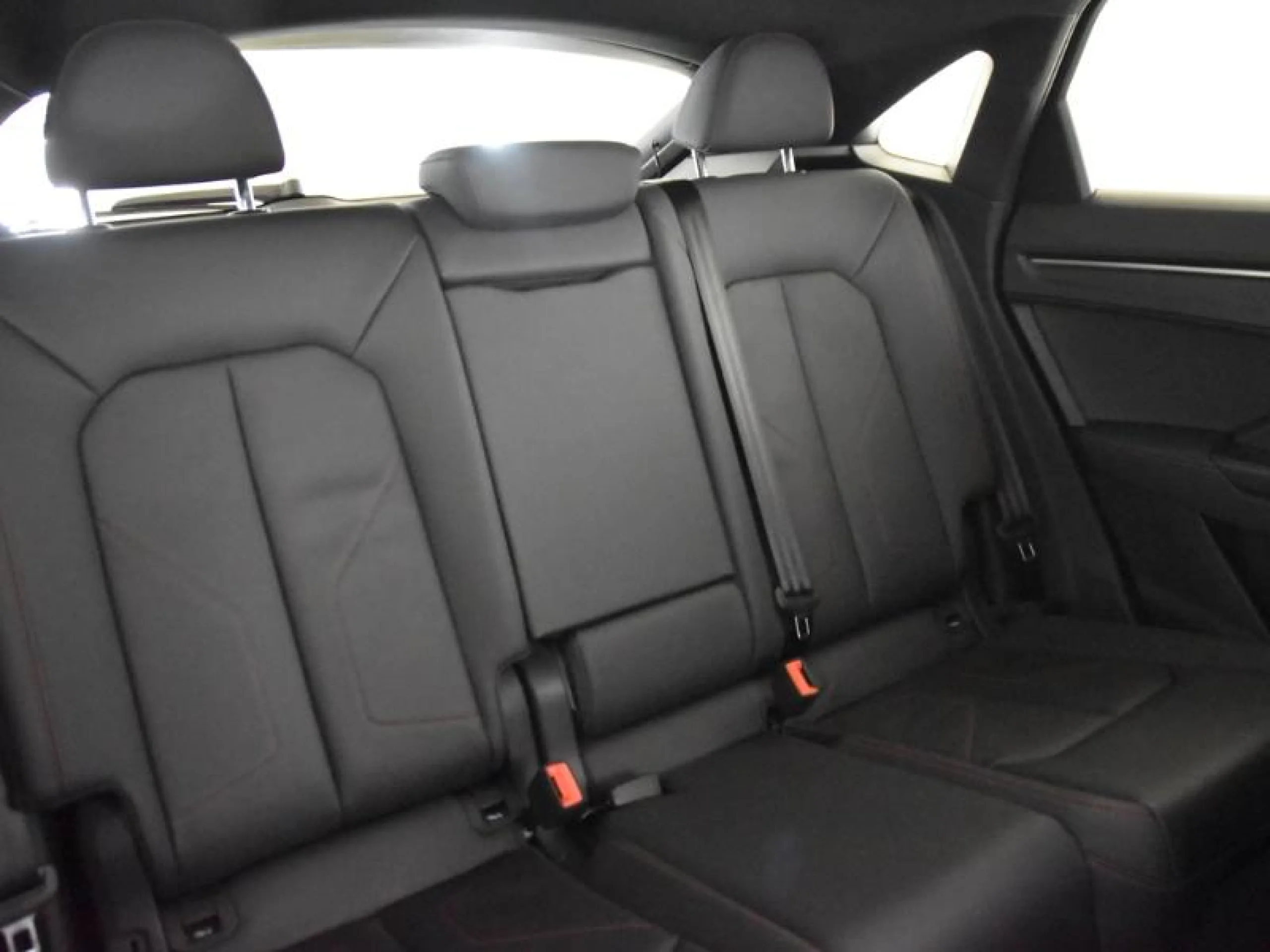 AUDI Q3 45 TFSI 180KW S TRONIC QUATTR BLACK LINE - Foto 6