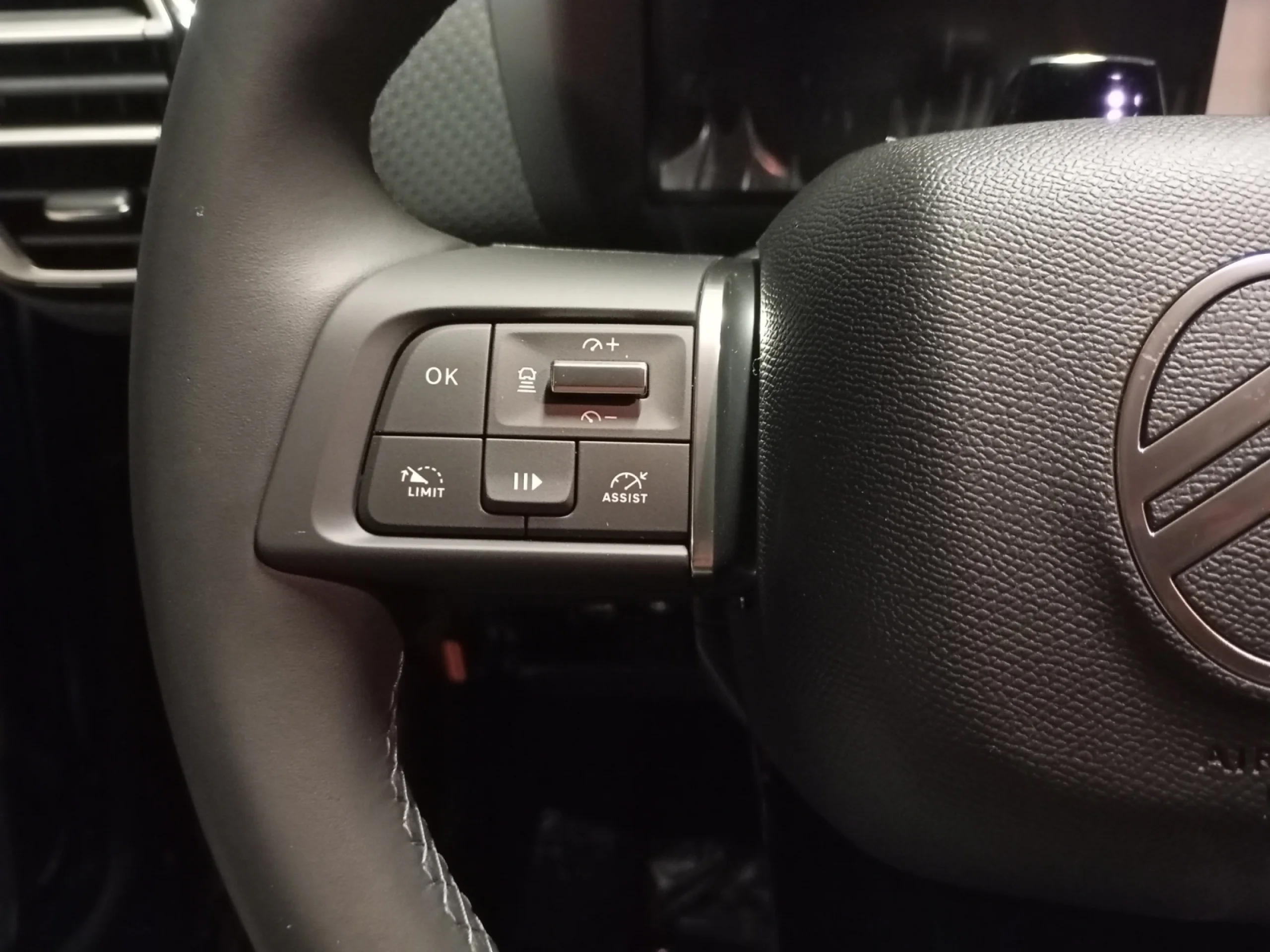 CITROEN C4 x HYBRID 145 Ë DCS6 MAX - Foto 11