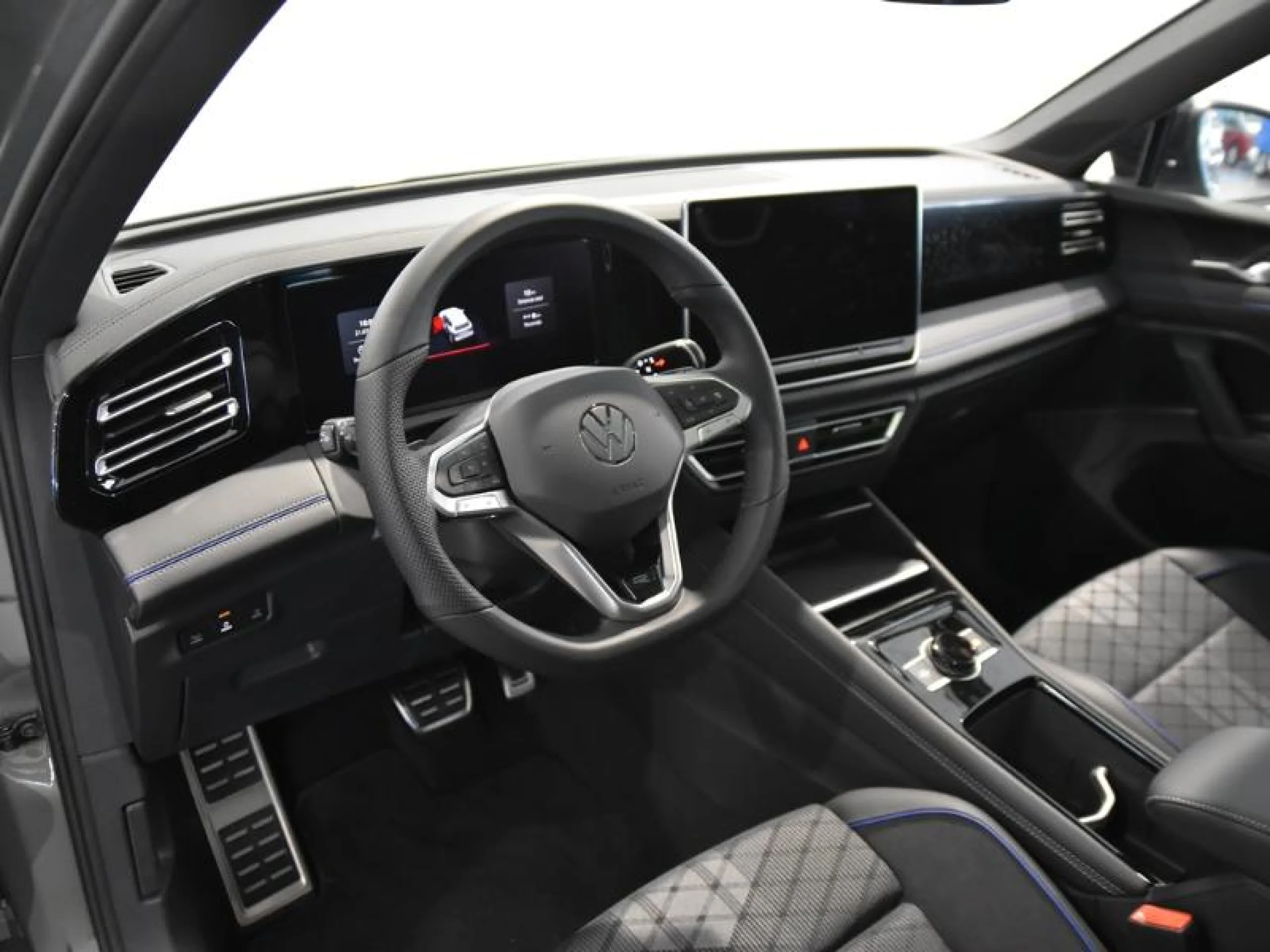 VOLKSWAGEN TIGUAN TIGUAN R LINE CLASSIC  2.0 TDI 4MOTION 142 KW (193 CV)  AUTOMÁTICO DSG 7 VEL. - Foto 9