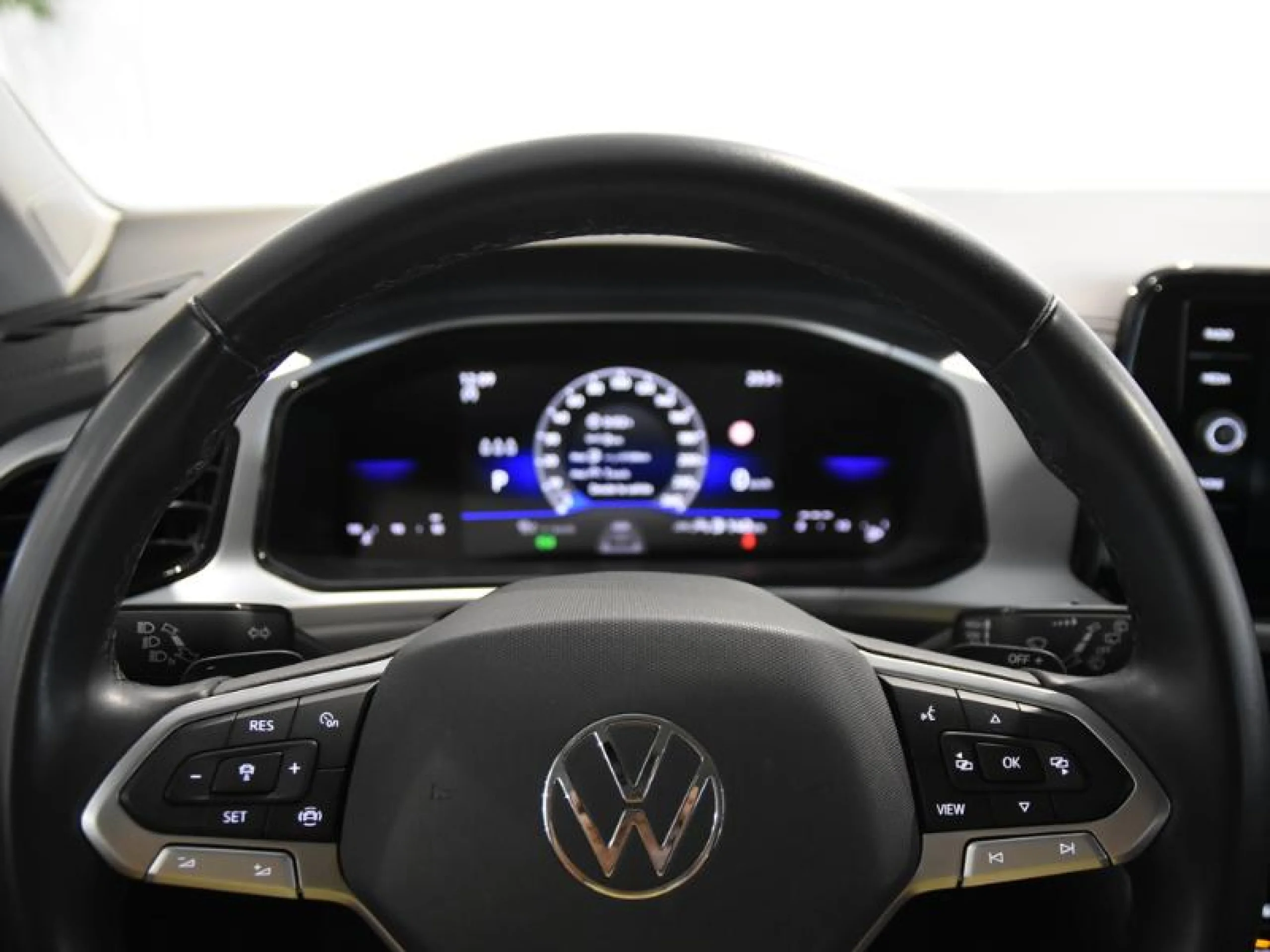 VOLKSWAGEN T ROC ··MÁS·· 1.5 TSI 110KW (150CV) DSG - Foto 14