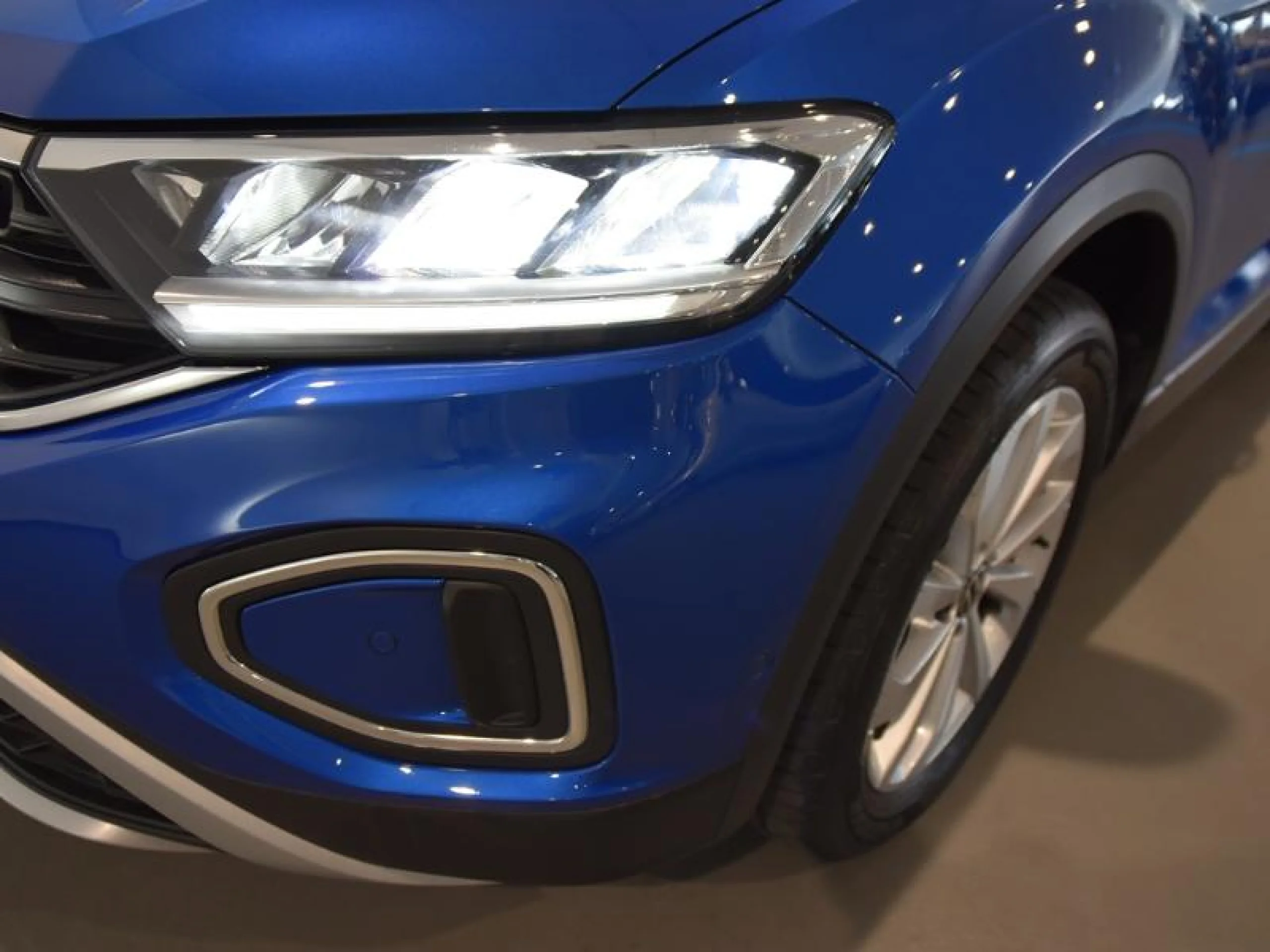 VOLKSWAGEN T ROC ··MÁS·· 1.5 TSI 110KW (150CV) DSG - Foto 17