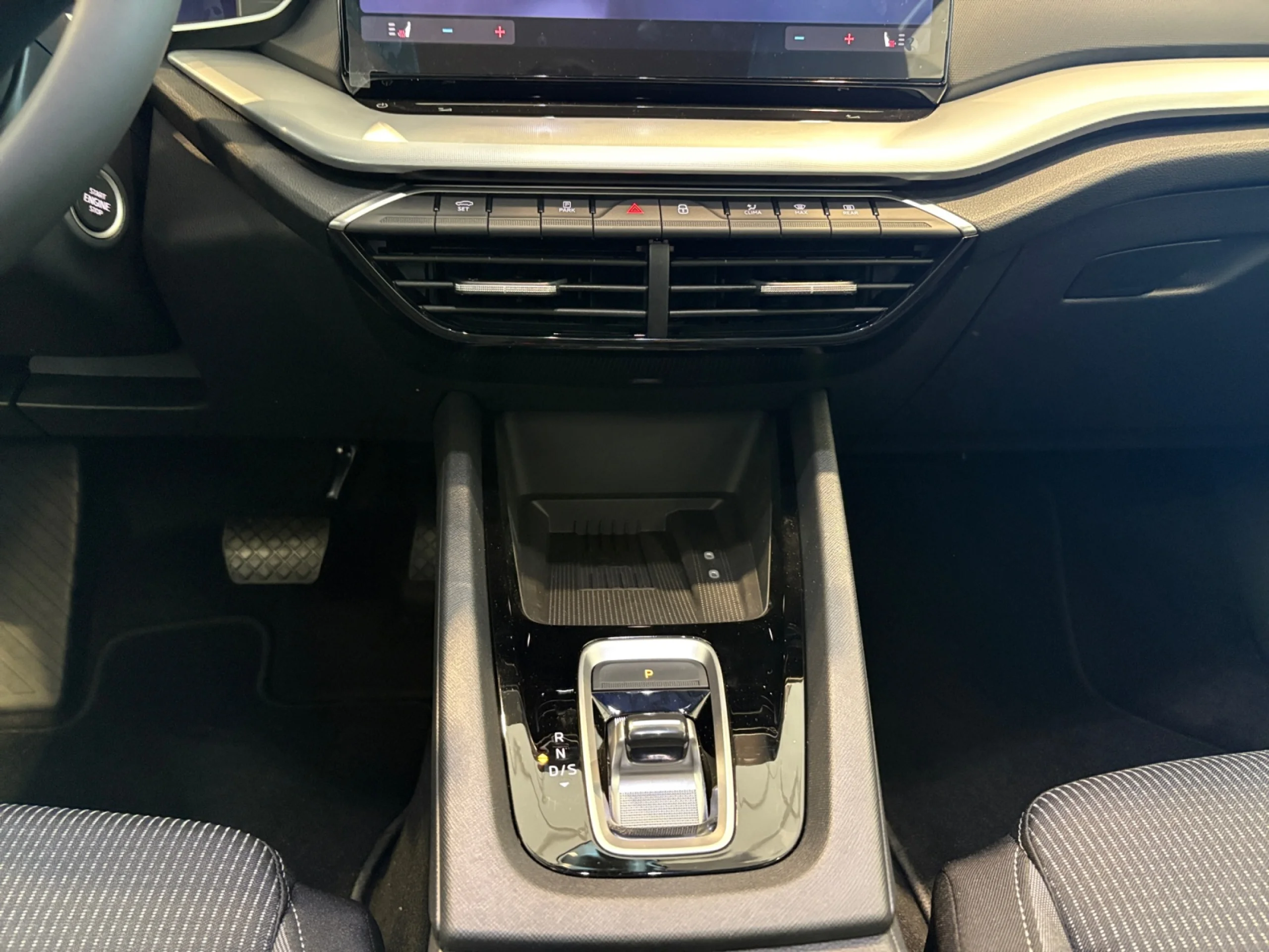 SKODA OCTAVIA OCTAVIA SELECTION 1,5 TSI M HEV 85 KW (115 CV) DSG 7 VEL. - Foto 10