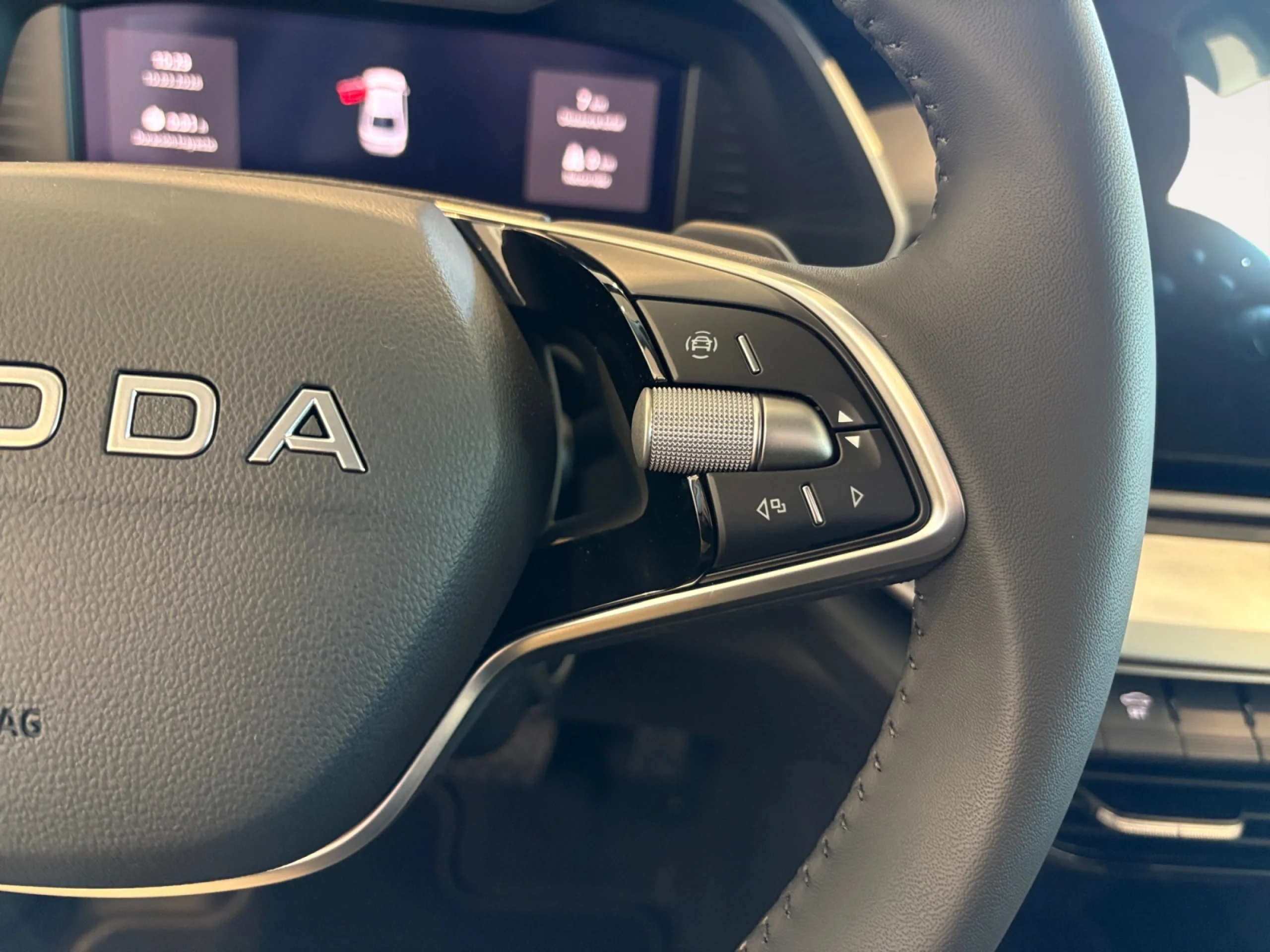 SKODA OCTAVIA OCTAVIA SELECTION 1,5 TSI M HEV 85 KW (115 CV) DSG 7 VEL. - Foto 12