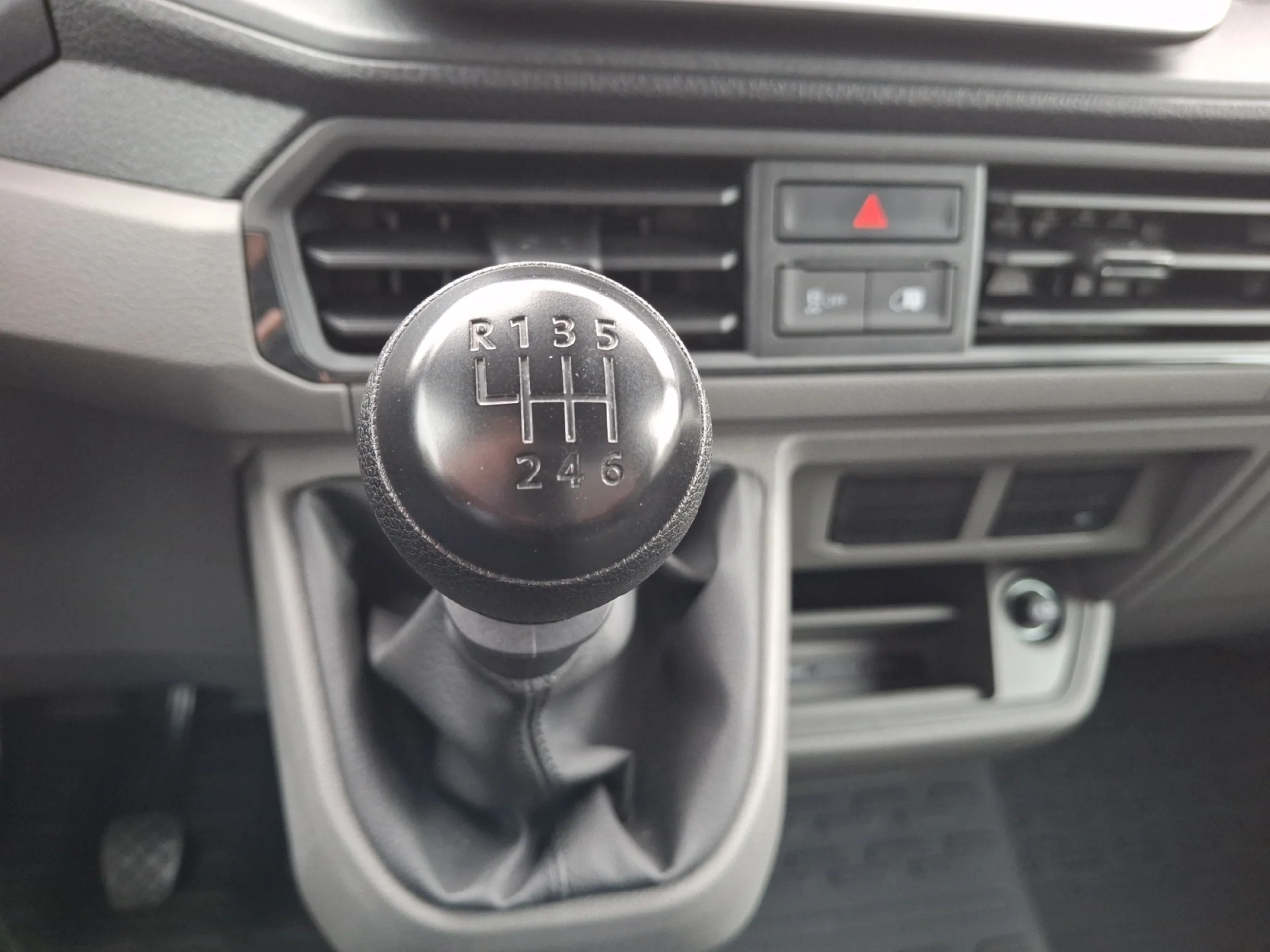 VW COMERCIALES Crafter CRAFTER  35 FURG N  BATALLA MEDIA L3H2 2.0 TDI FWD 103 KW (140 CV) 6 VEL. 3500 KG - Foto 14