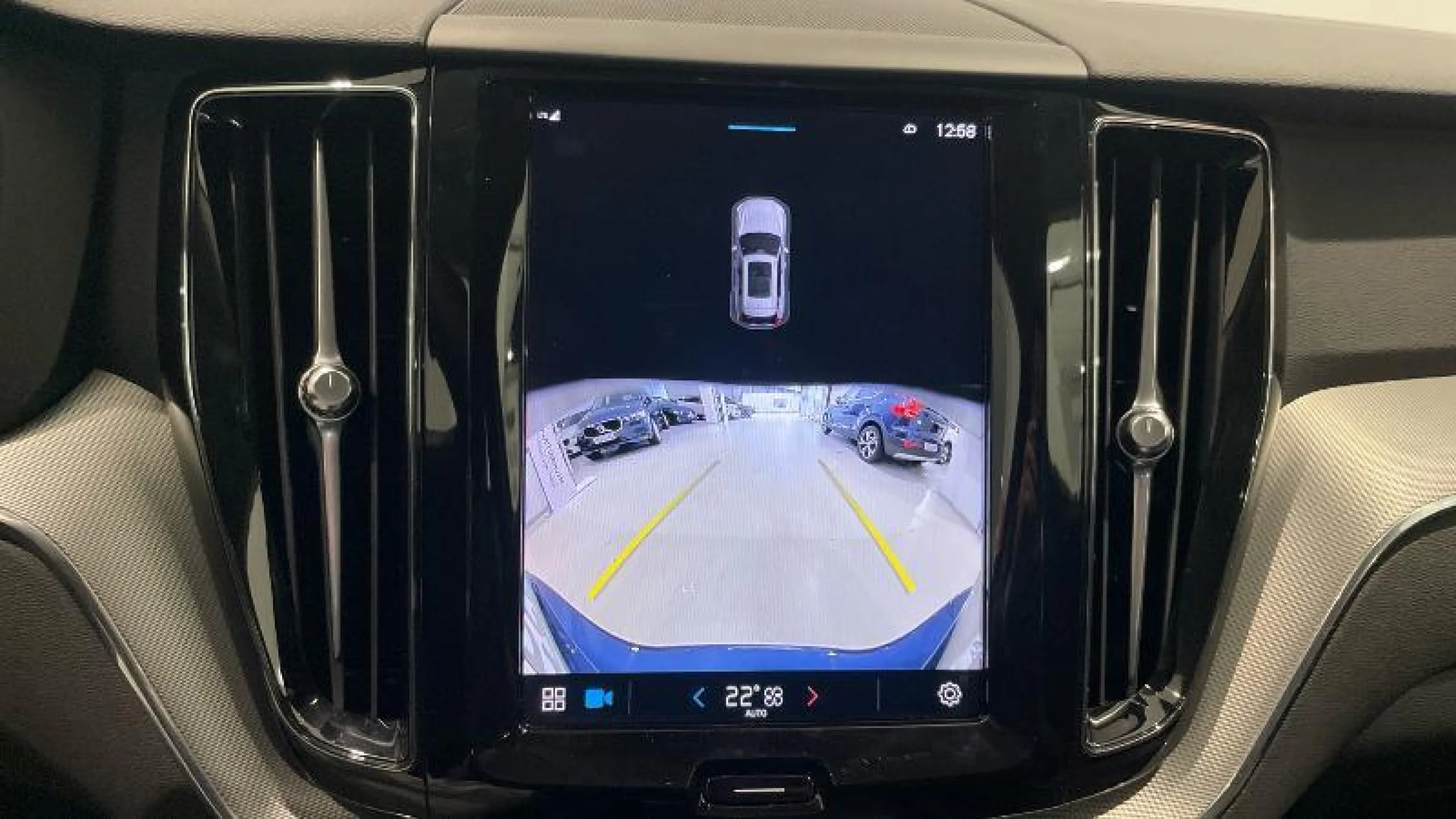 VOLVO XC60 2.0 B4 D PLUS DARK AUTO - Foto 16