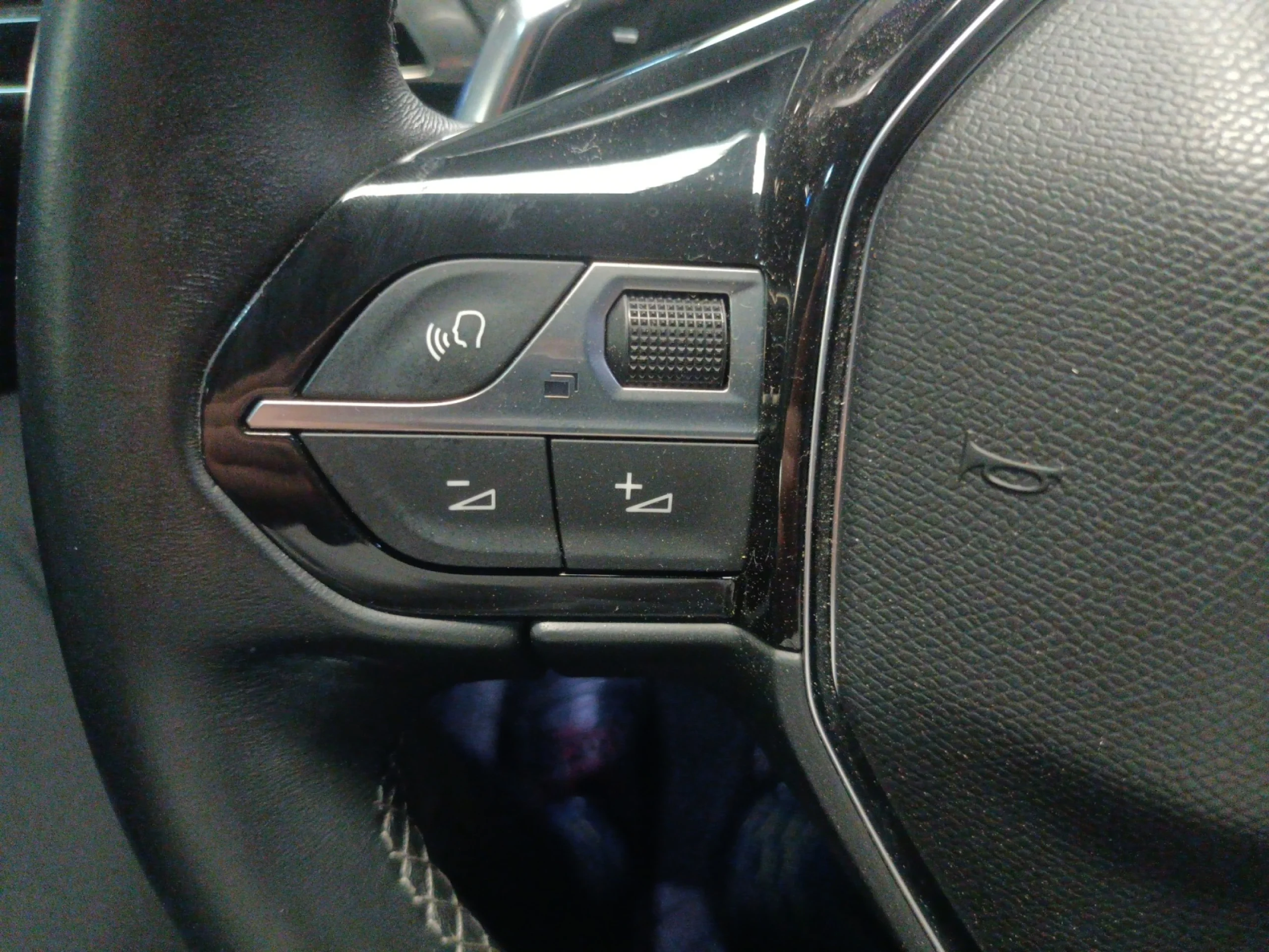 PEUGEOT 3008 1.2 PURETECH 96KW S&S ALLURE PACK EAT8 - Foto 11