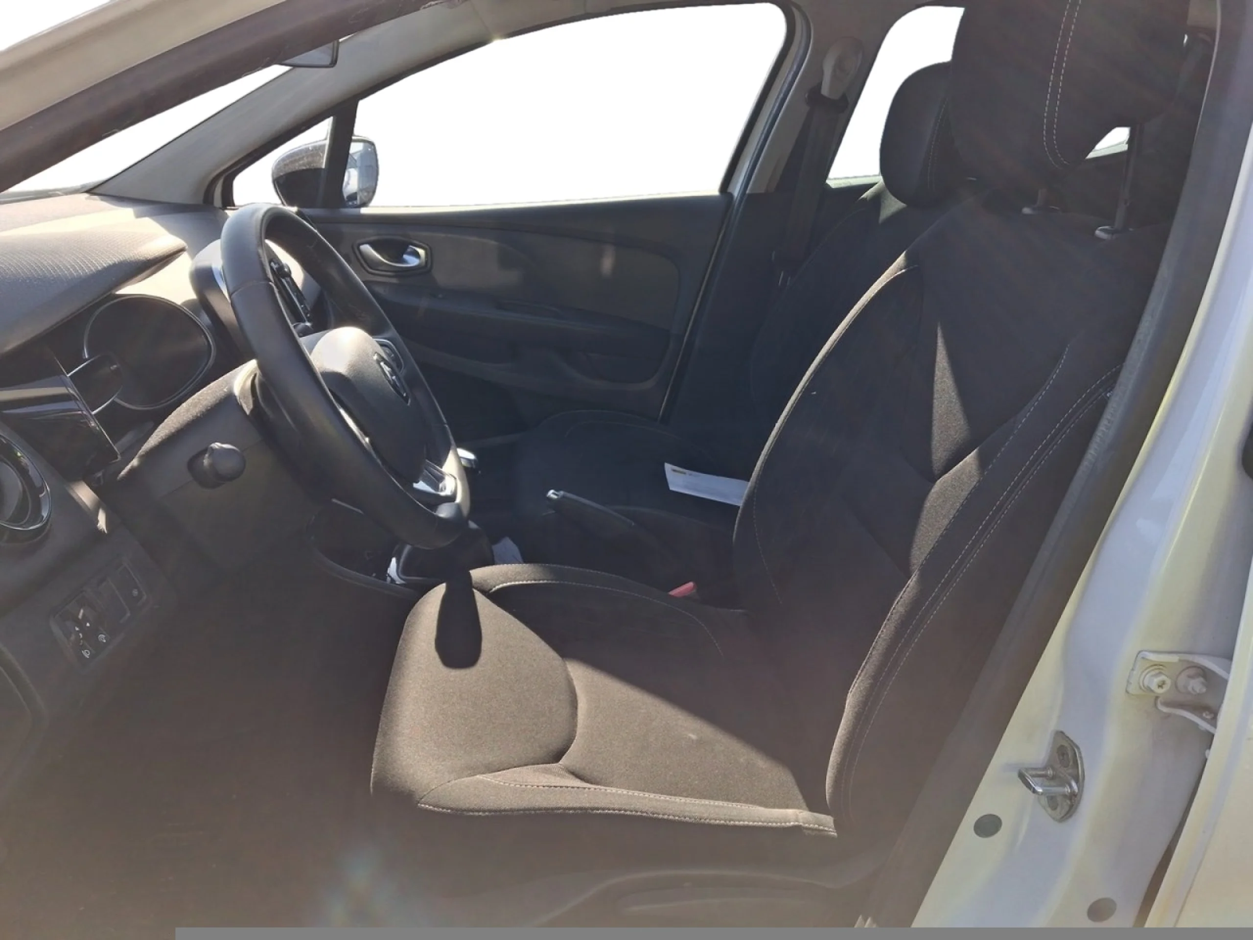 RENAULT CLIO LIMITED DCI 66KW (90CV)  18 - Foto 8