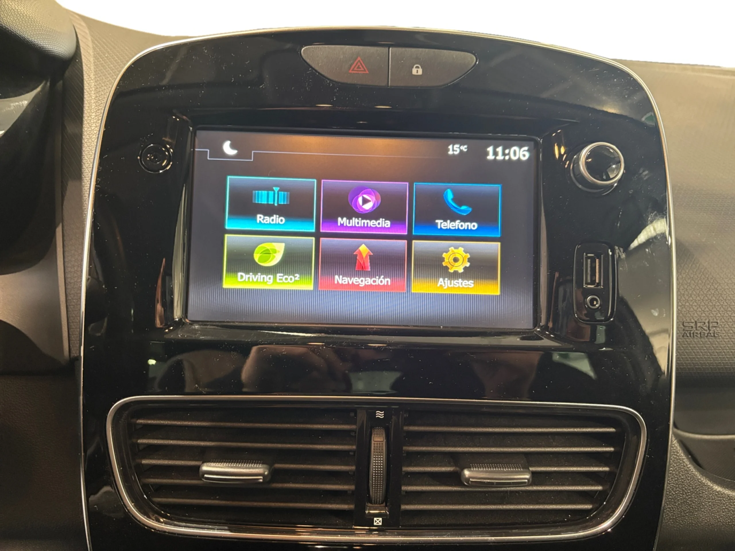 RENAULT CLIO LIMITED DCI 66KW (90CV)  18 - Foto 9