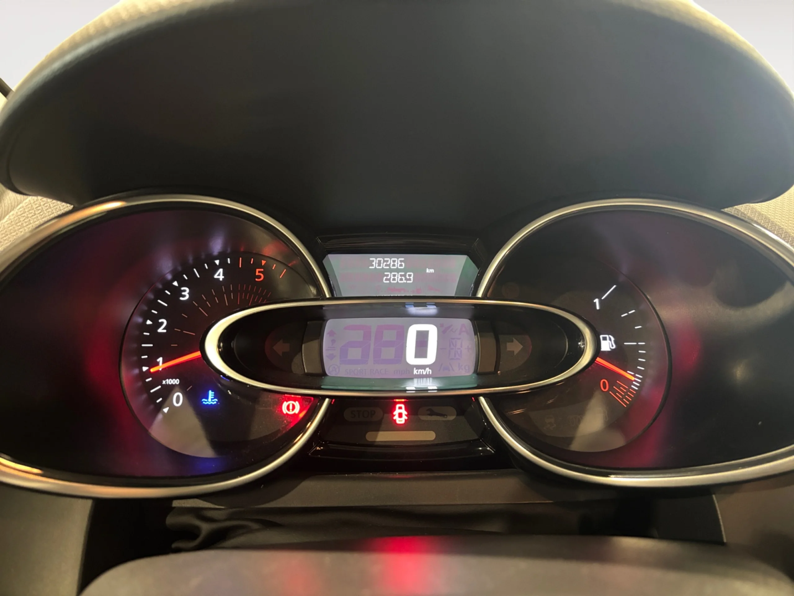 RENAULT CLIO LIMITED DCI 66KW (90CV)  18 - Foto 10