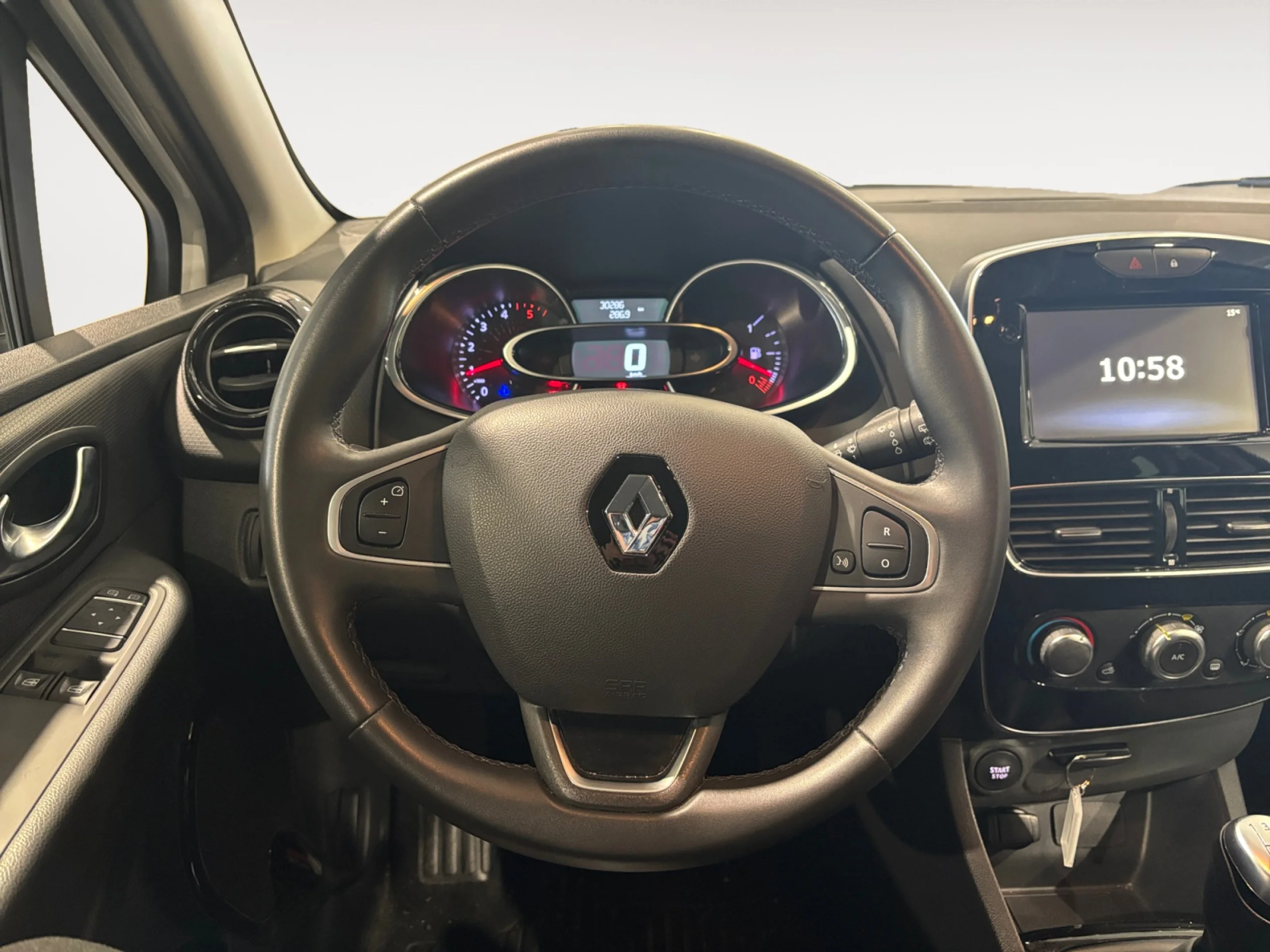 RENAULT CLIO LIMITED DCI 66KW (90CV)  18 - Foto 11