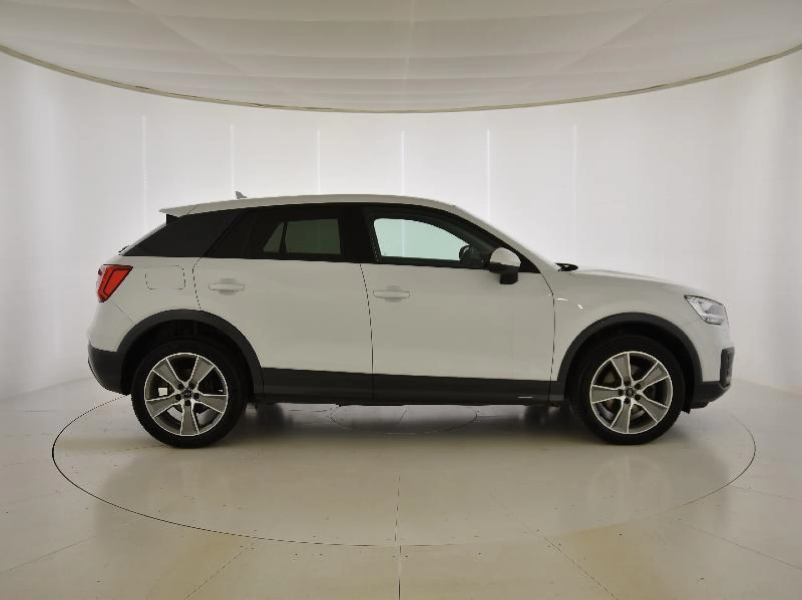 AUDI Q2 SPORT EDITION 1.4 TFSI 110KW (150CV) COD - Foto 3