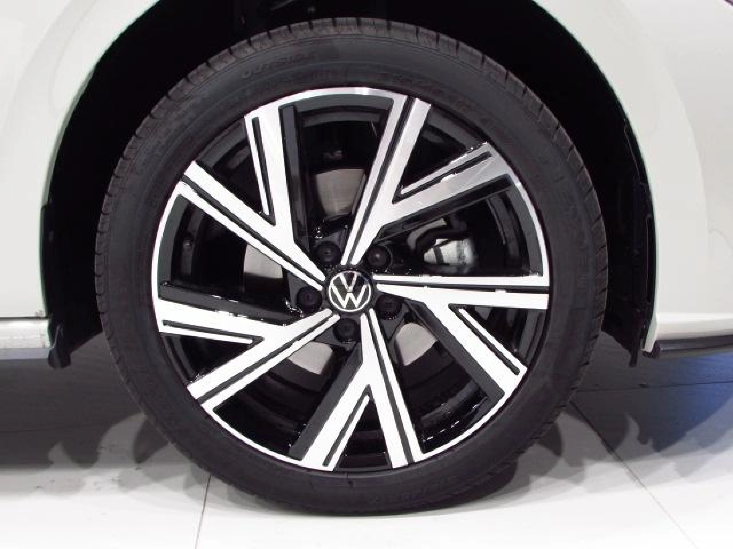 VOLKSWAGEN POLO R LINE 1.0 TSI 81KW (110CV) DSG - Foto 8