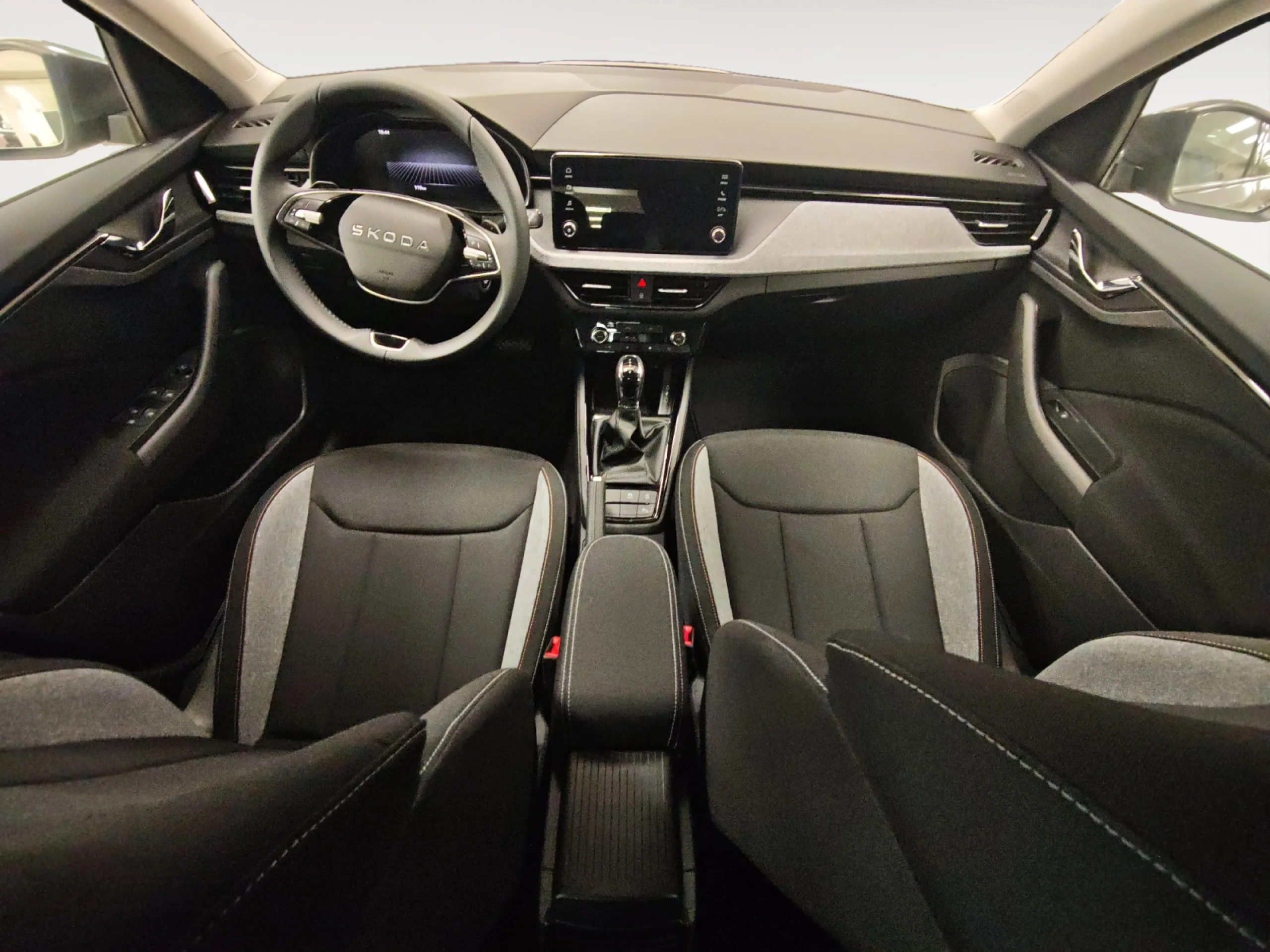 SKODA SCALA 1.0 TSI 85KW (115 CV) DSG SELECTION - Foto 4