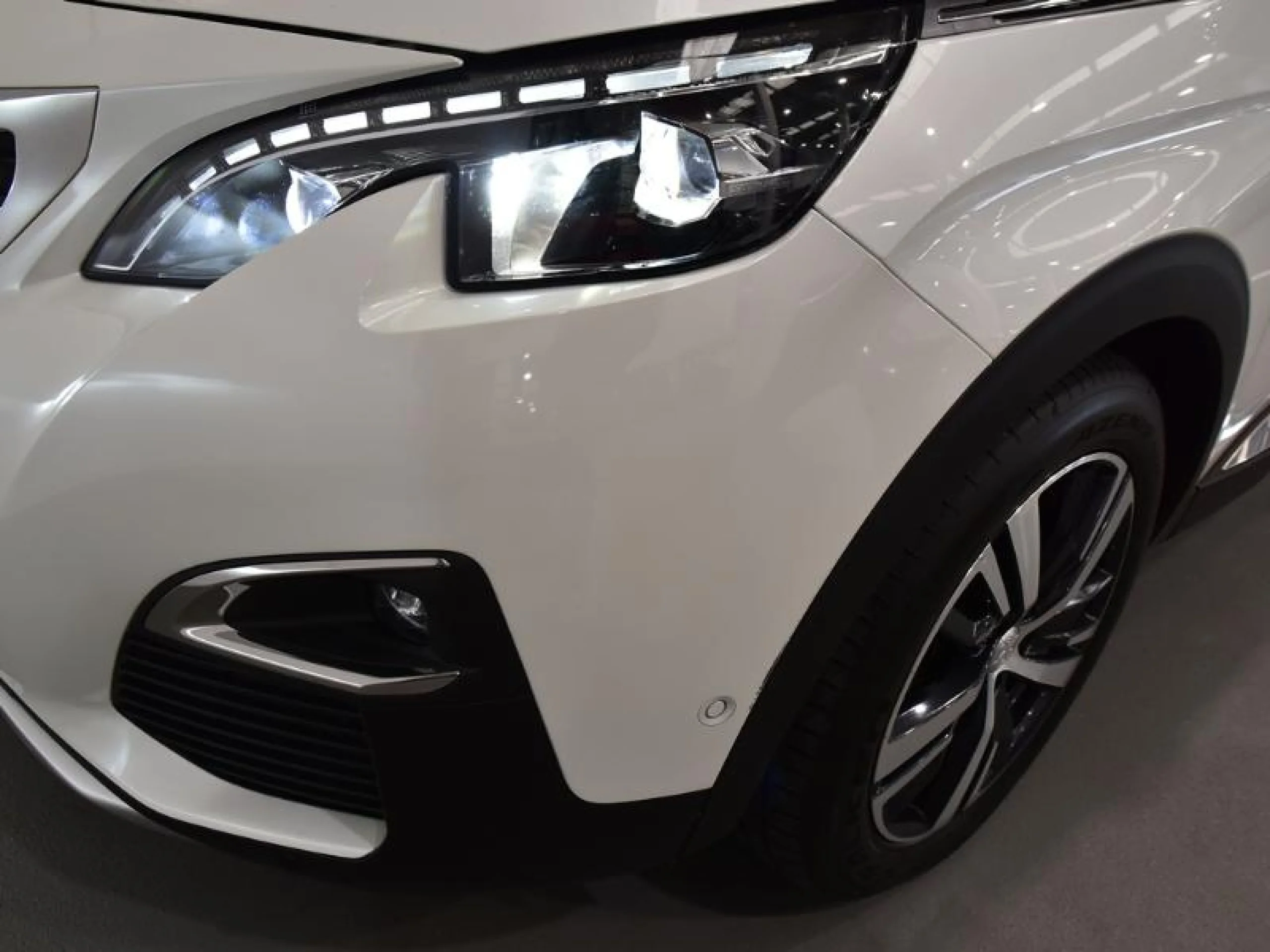 PEUGEOT 5008 GT LINE 1.6 PURETECH 132KW (180CV) EAT8 - Foto 21