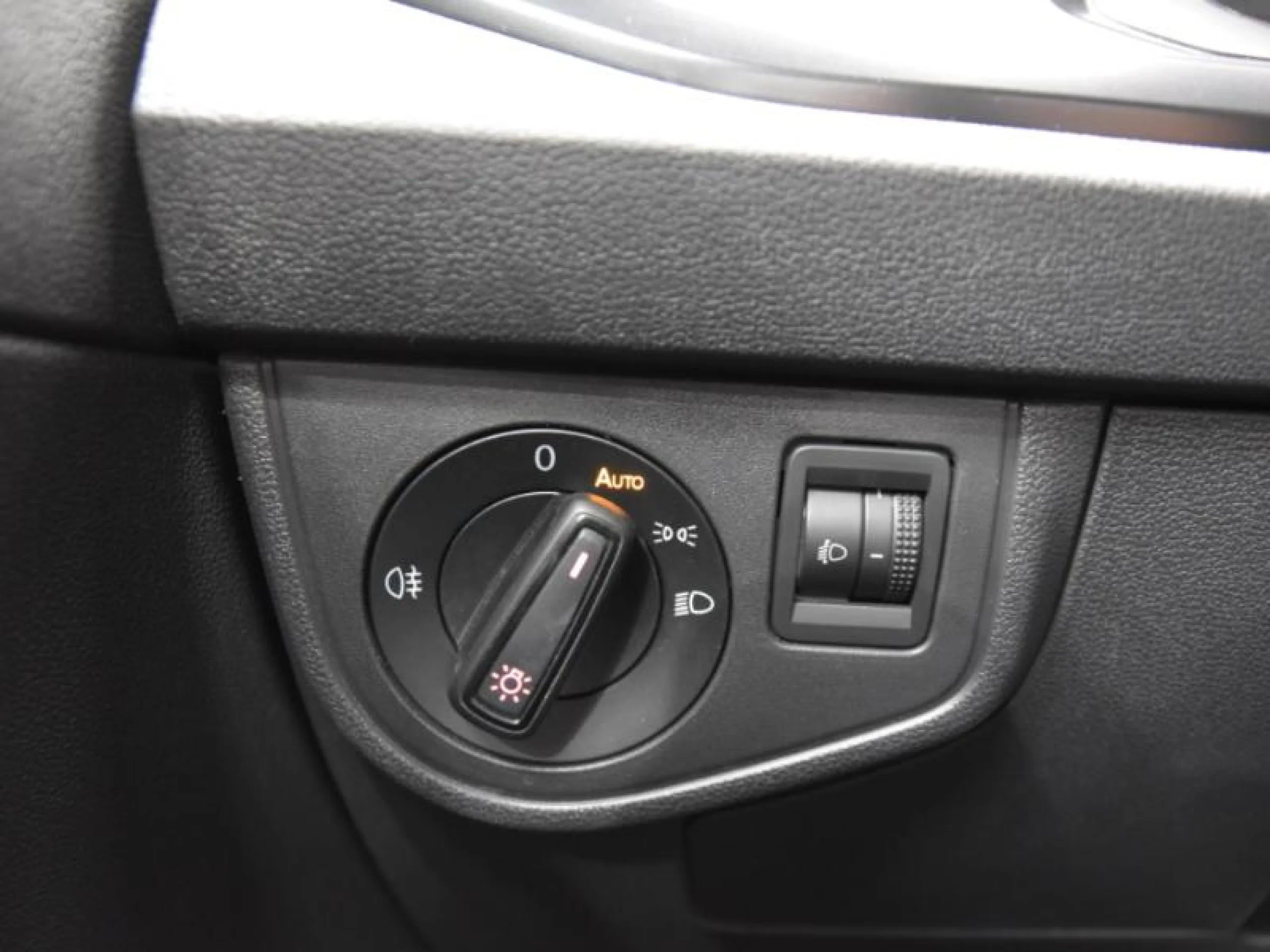 VOLKSWAGEN POLO EDITION 1.0 48KW (65CV) - Foto 17