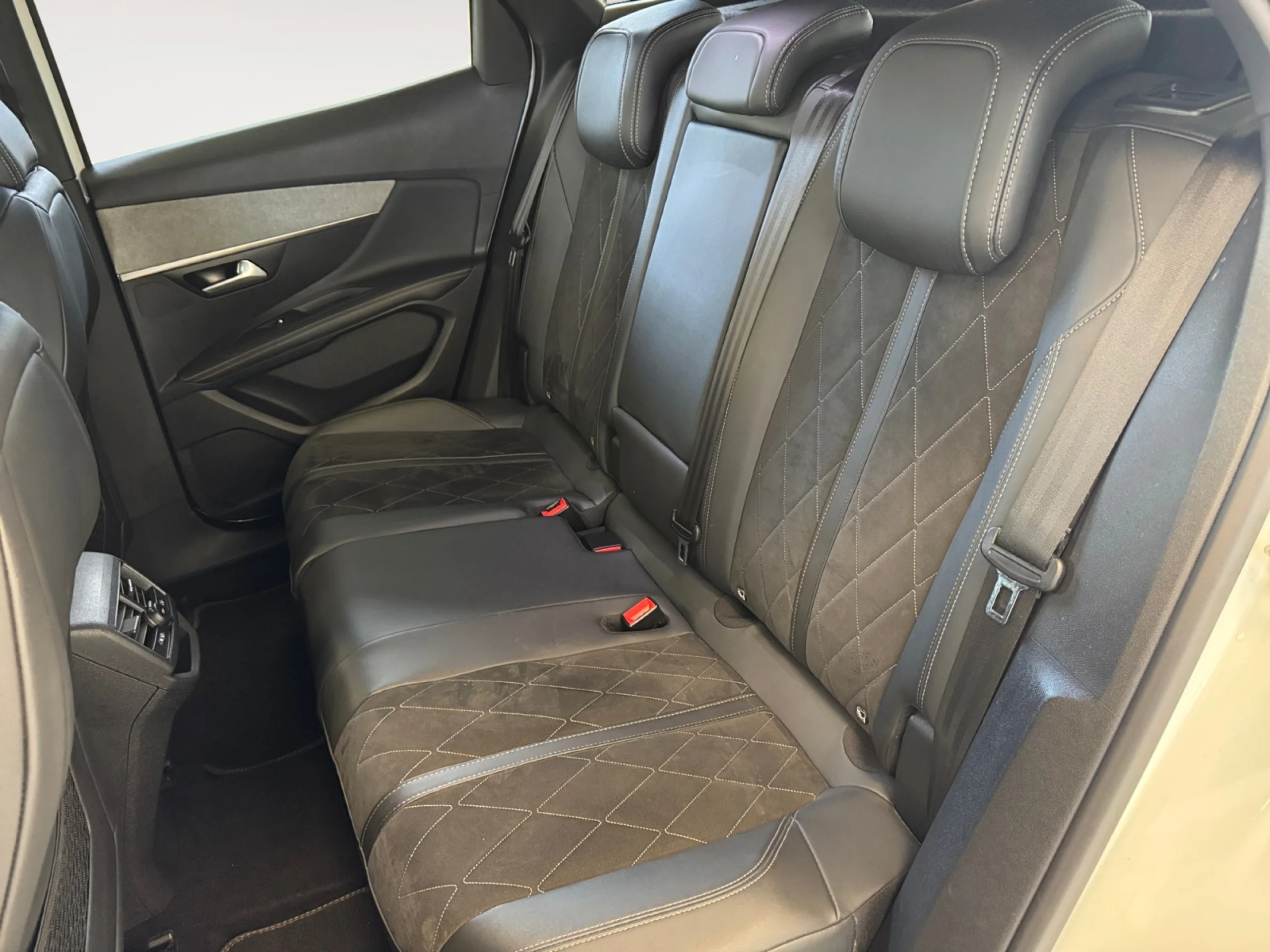 PEUGEOT 3008 2.0BLUEHDI 133KW (180CV) GT AUTO S&S - Foto 6