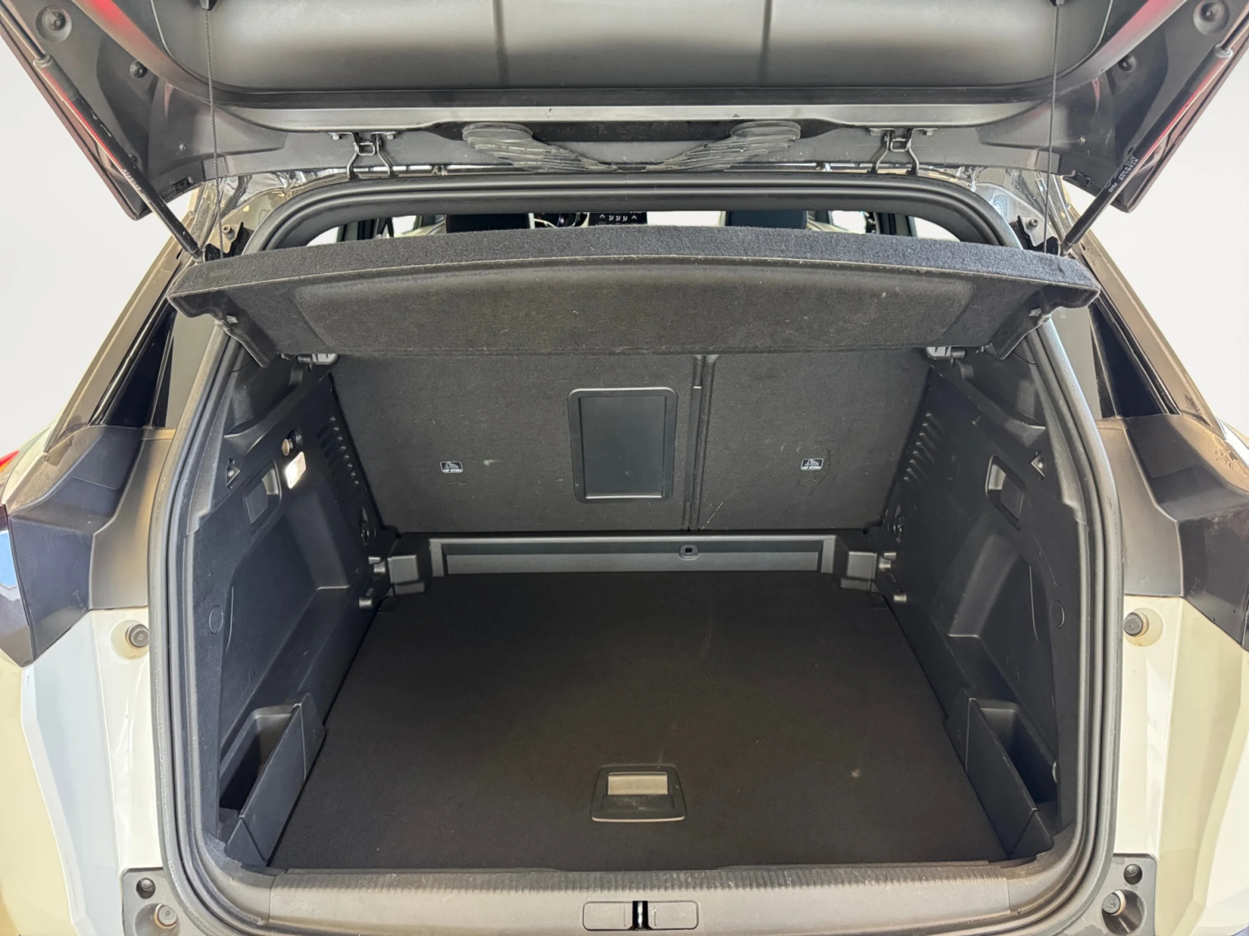 PEUGEOT 3008 2.0BLUEHDI 133KW (180CV) GT AUTO S&S - Foto 7