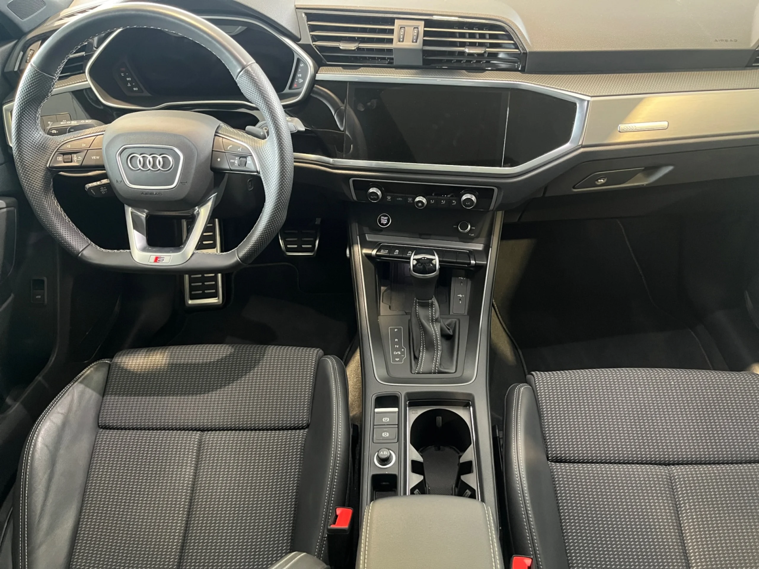 AUDI Q3 SPORTBACK BLACK LINE 35 TDI 110KW (150CV) S TRONIC - Foto 4