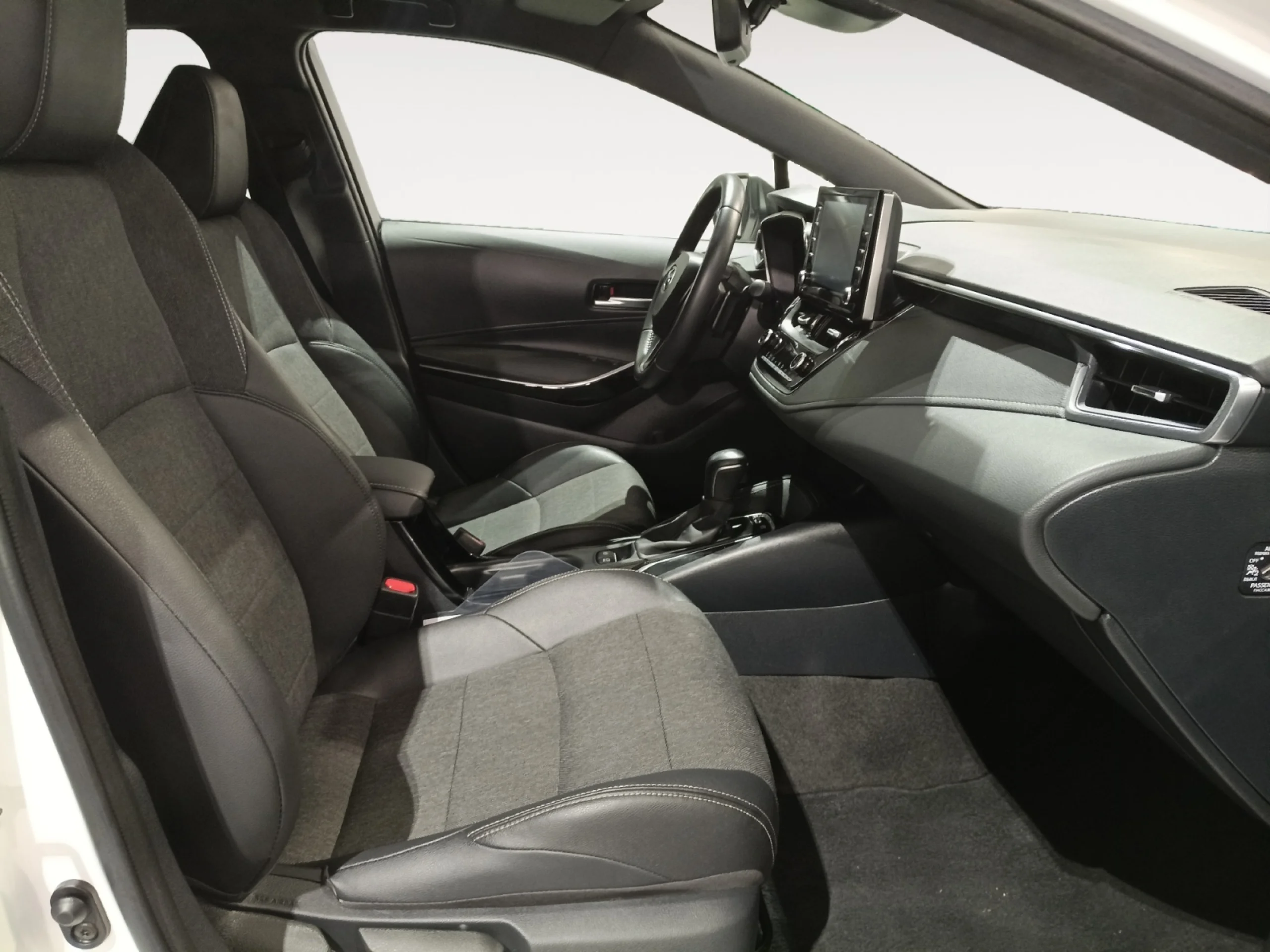 TOYOTA COROLLA 2.0 180H STYLE E CVT TOURING SPORT - Foto 5