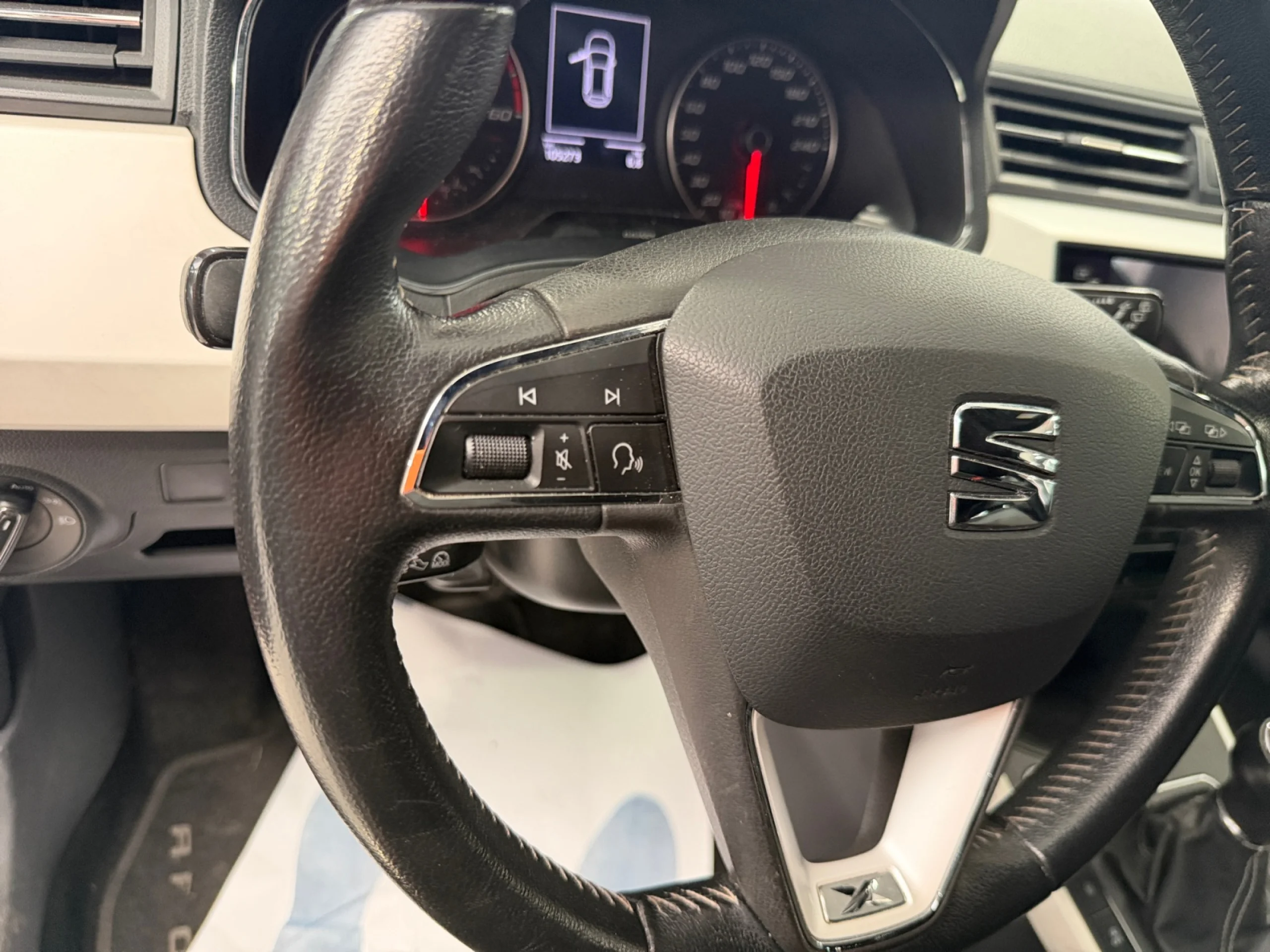 SEAT ARONA 1.6 TDI 85KW (115CV) XCELLENCE ECOMOTIVE - Foto 11