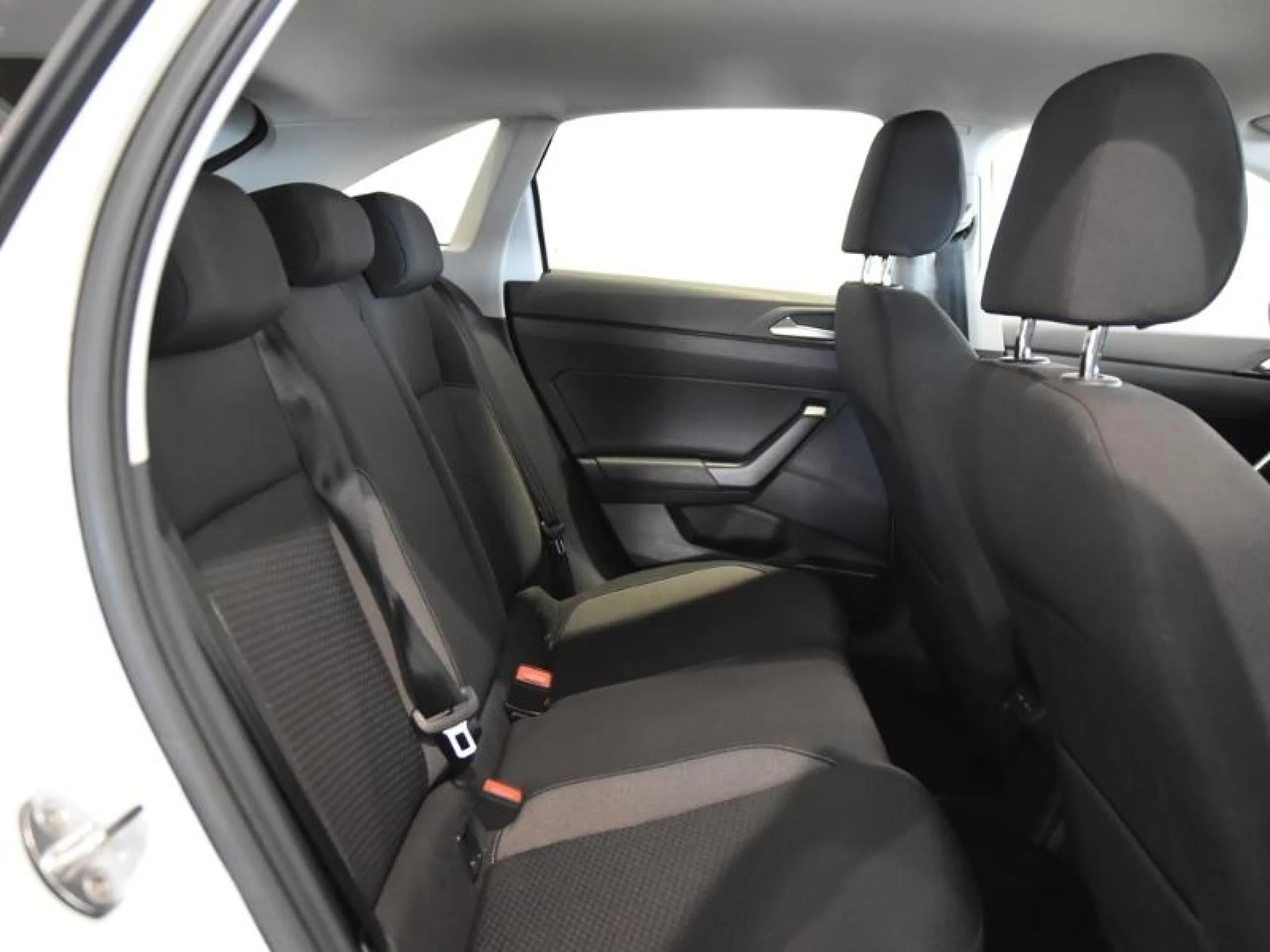 VOLKSWAGEN TAIGO LIFE 1.0 TSI 70KW (95CV) - Foto 6