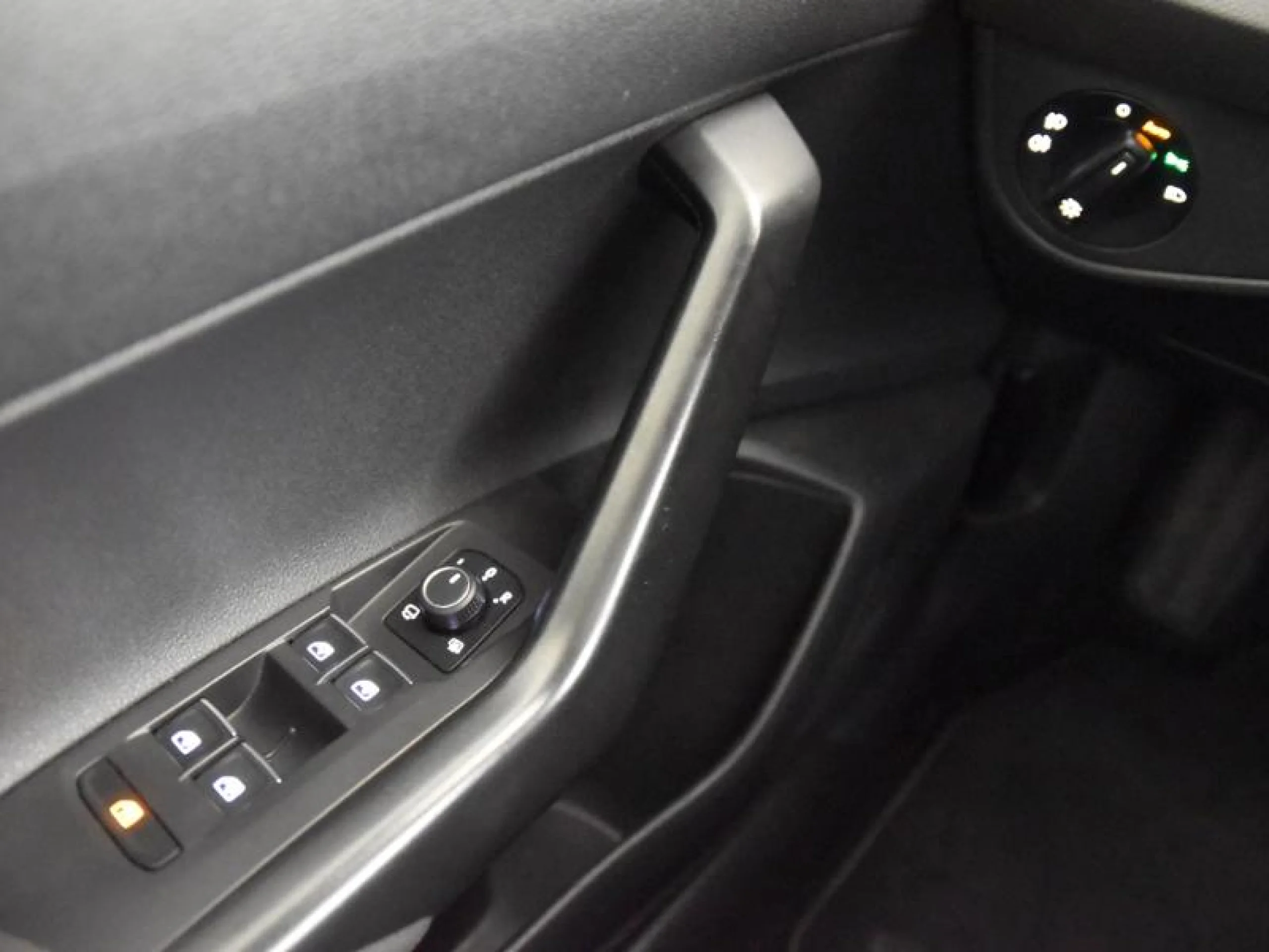 VOLKSWAGEN TAIGO R LINE 1.0 TSI 81KW (110CV) DSG - Foto 15