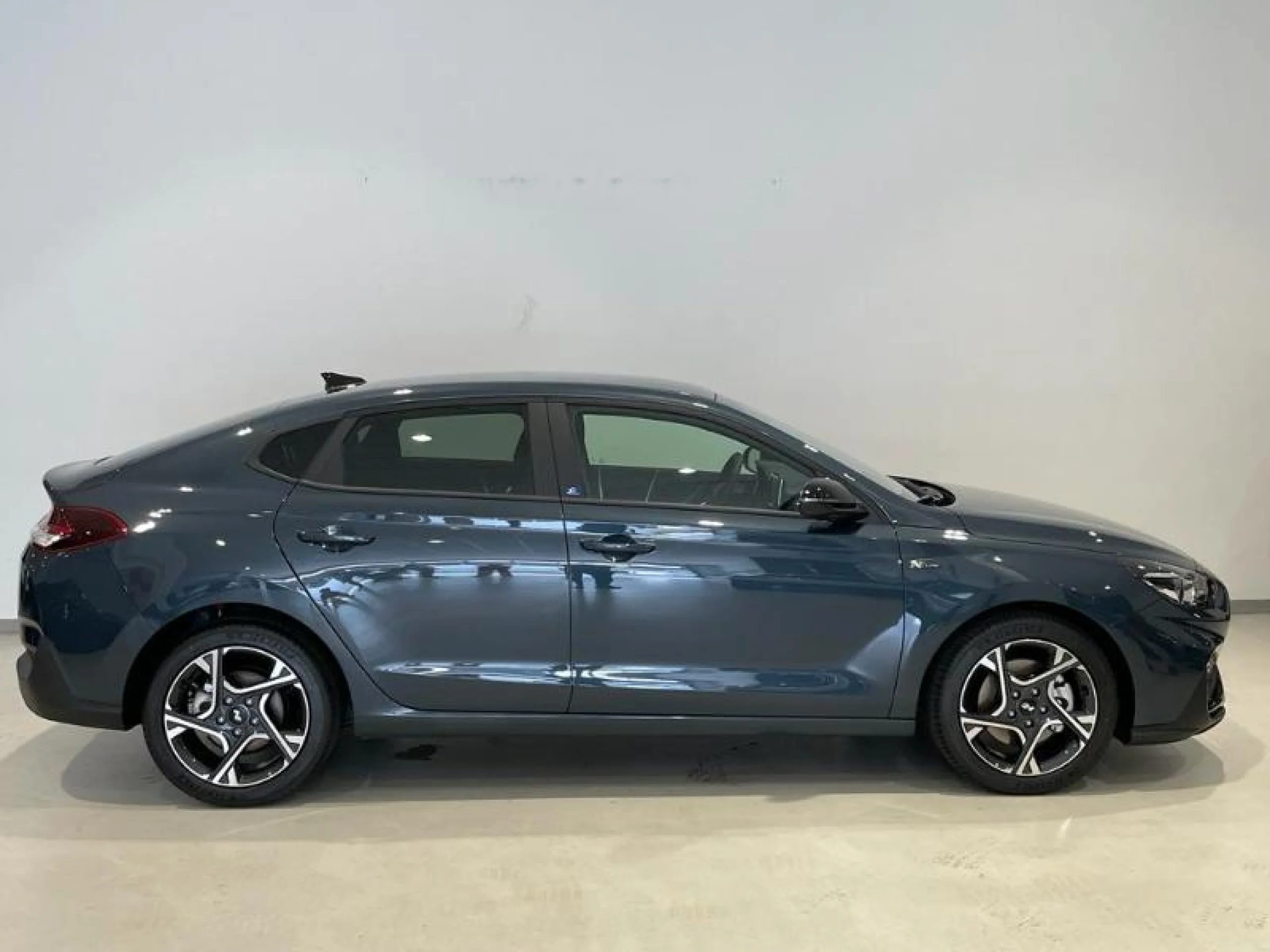 HYUNDAI I30 1.0 TGDI N LINE 30 ANIVERSARIO FASTBACK - Foto 3