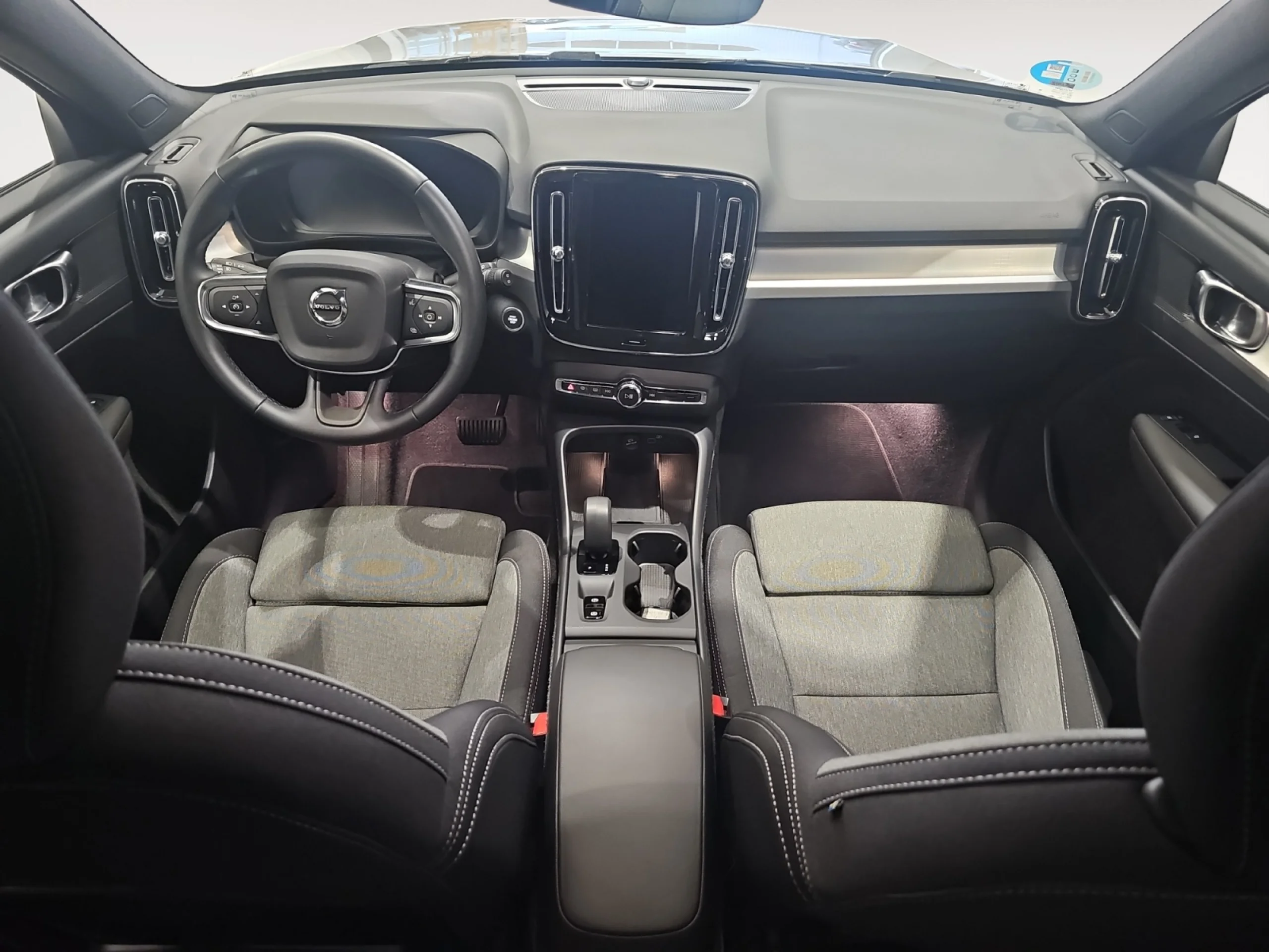 VOLVO XC40 2.0 B3 G CORE AUTO - Foto 4