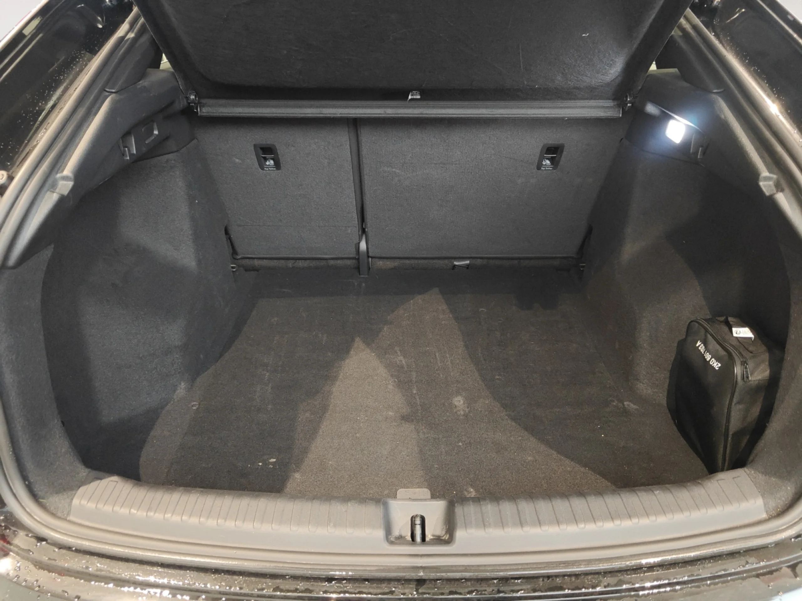 AUDI Q4 SPORTBACK GENUINE EDITION 45 E TRON 210KW 82KWH - Foto 13