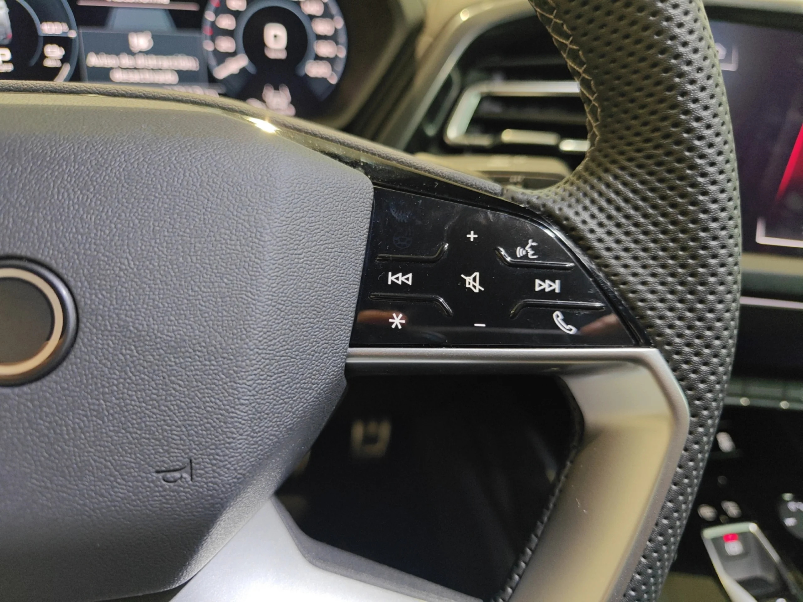 AUDI Q4 SPORTBACK GENUINE EDITION 45 E TRON 210KW 82KWH - Foto 23