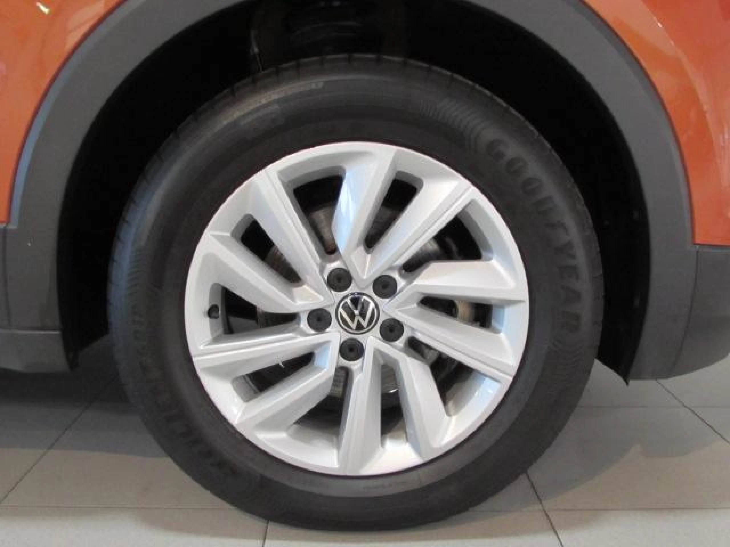 VOLKSWAGEN T CROSS ADVANCE 1.0 TSI 81KW (110CV) - Foto 8