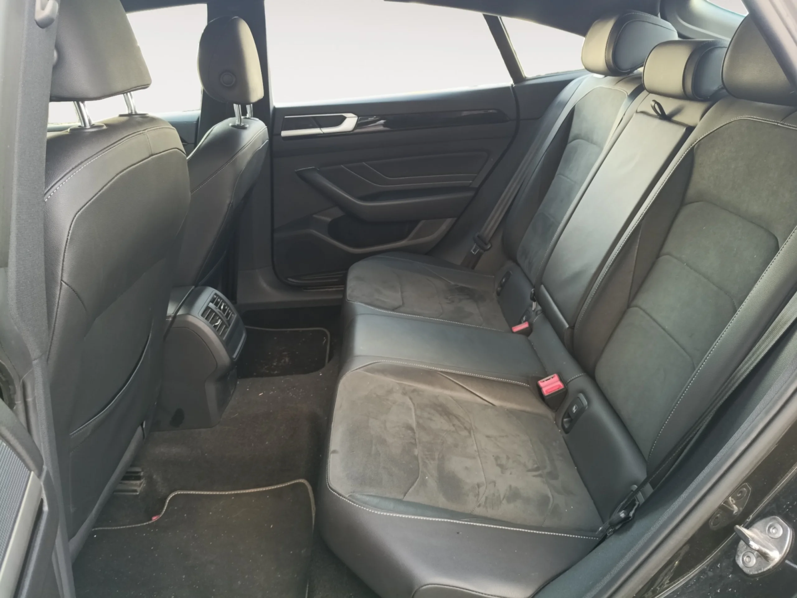 VOLKSWAGEN ARTEON R LINE 2.0 TDI 110KW (150CV) DSG - Foto 6