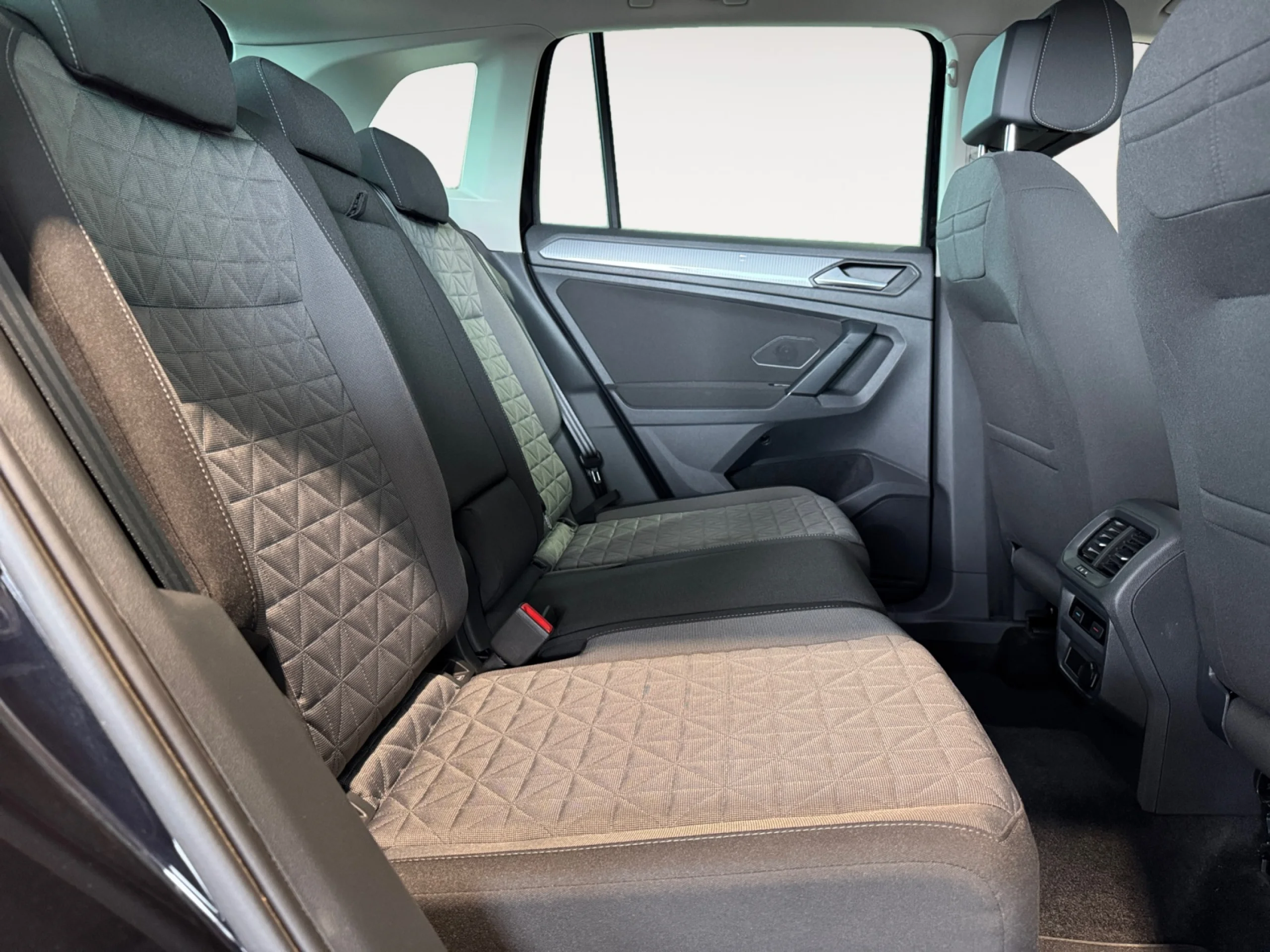 VOLKSWAGEN TIGUAN LIFE 1.4 TSI EHYBRID 180KW (245CV) DSG - Foto 6