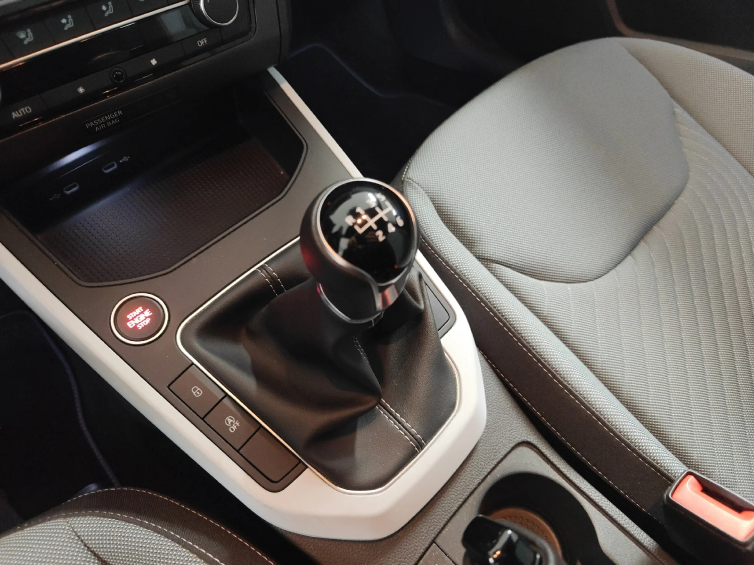 SEAT IBIZA 1.0 TSI 85KW (115CV) SPECIAL EDITION - Foto 11