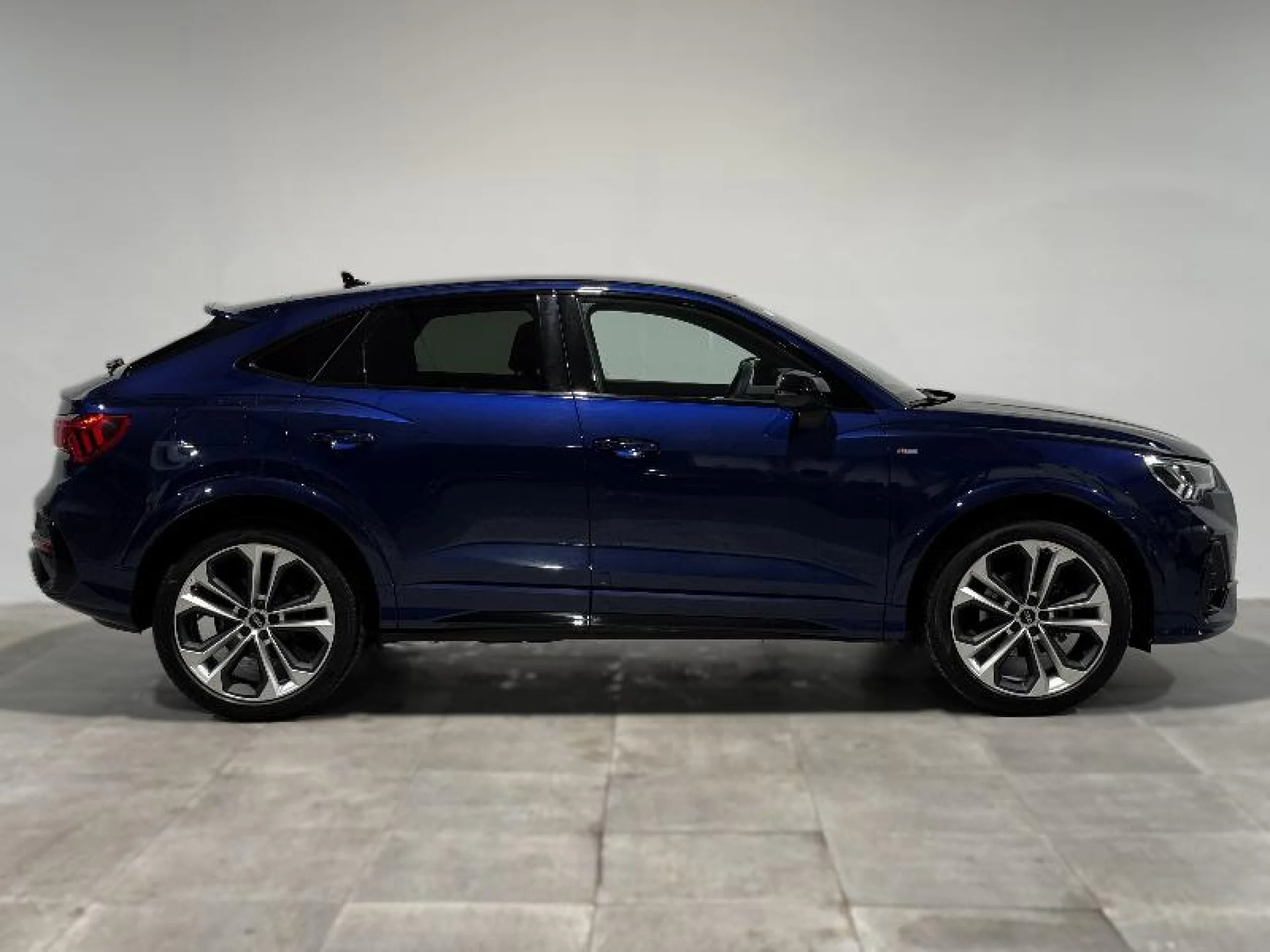 AUDI Q3 SPORTBACK 35 TFSI 110KW(150CV) S TRONIC BLACK LINE - Foto 3