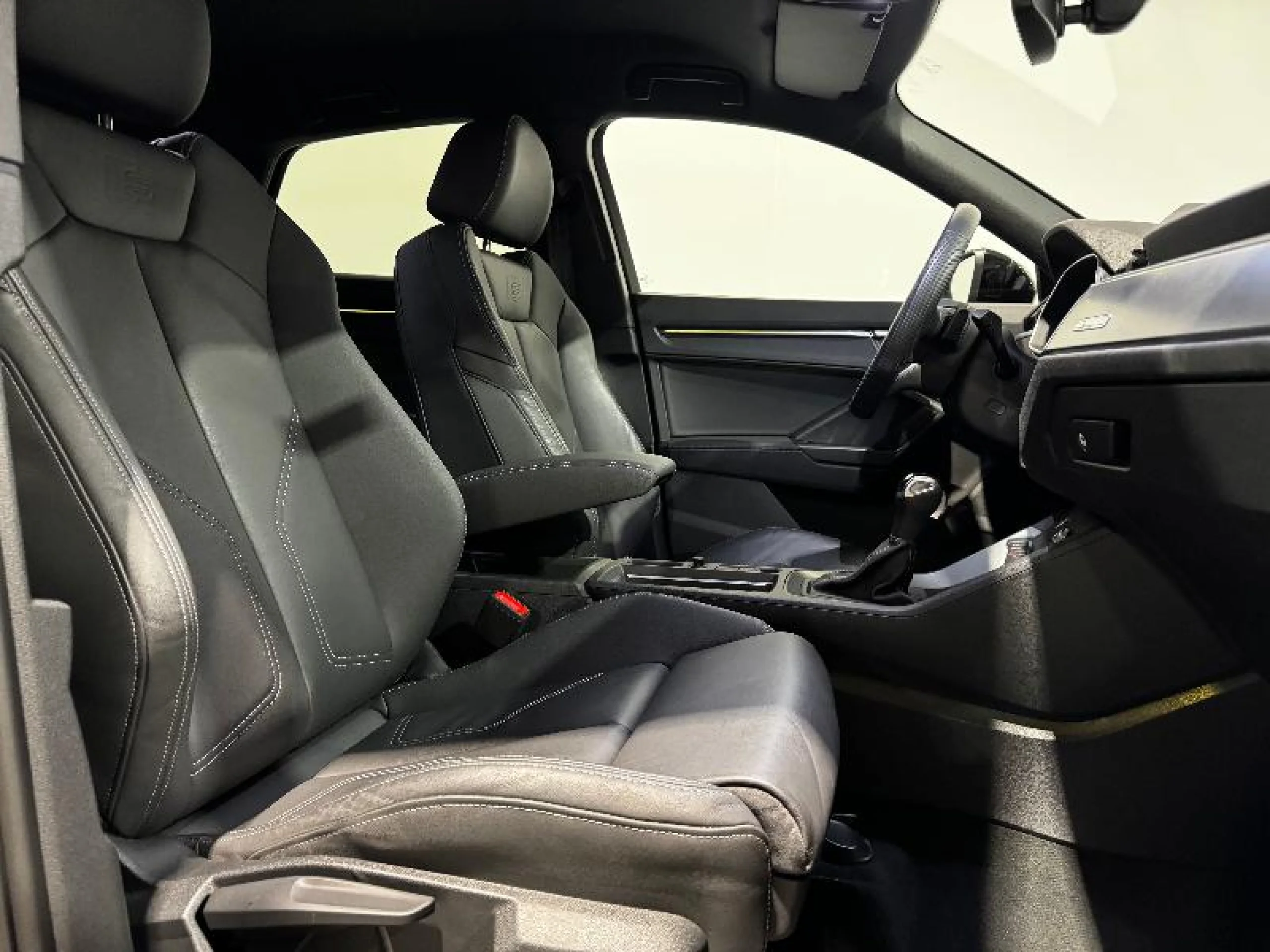 AUDI Q3 SPORTBACK 35 TFSI 110KW(150CV) S TRONIC BLACK LINE - Foto 6