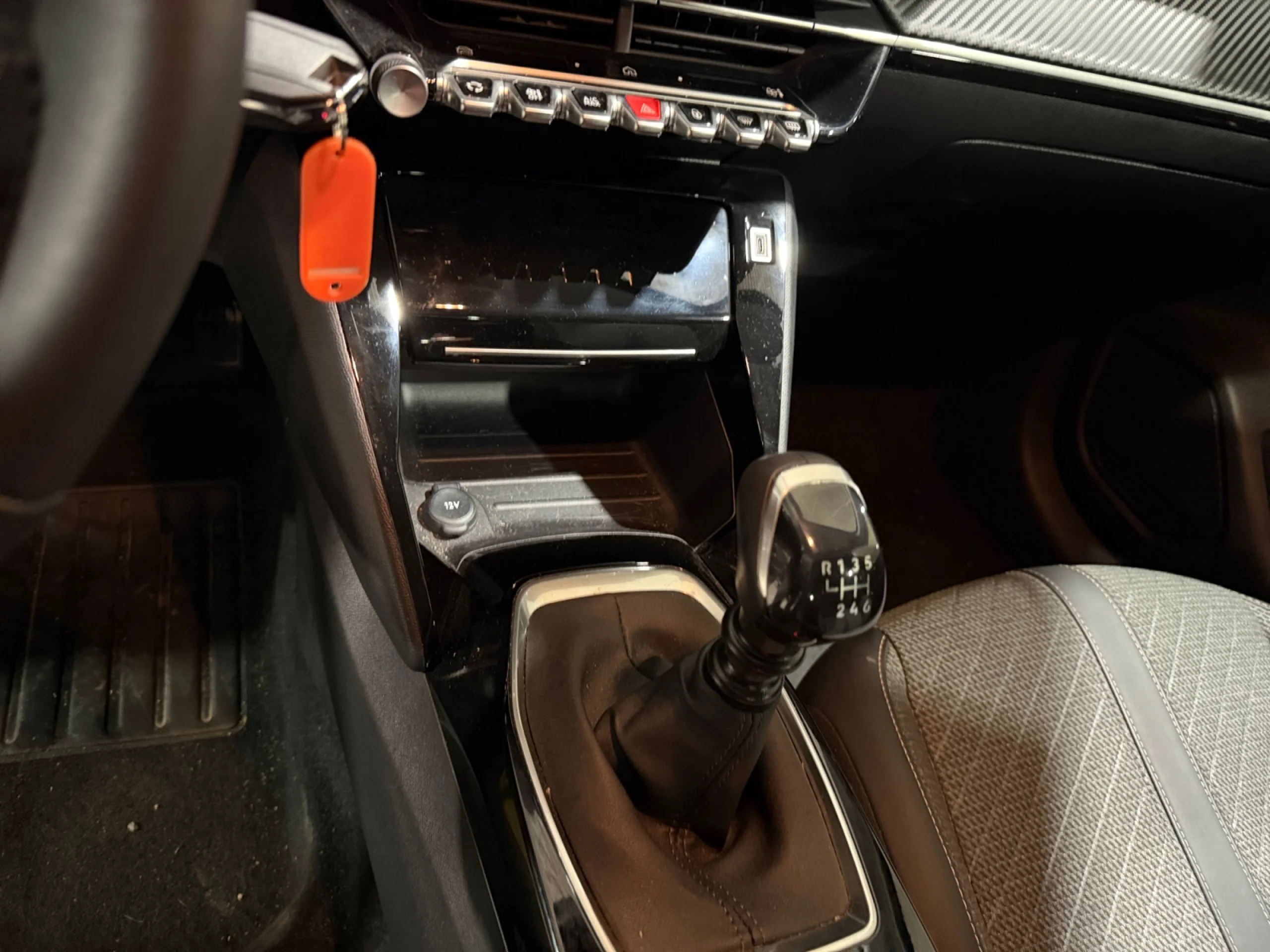 PEUGEOT 208 ALLURE GASOLINA 100 S&S 6 VEL. MAN - Foto 20