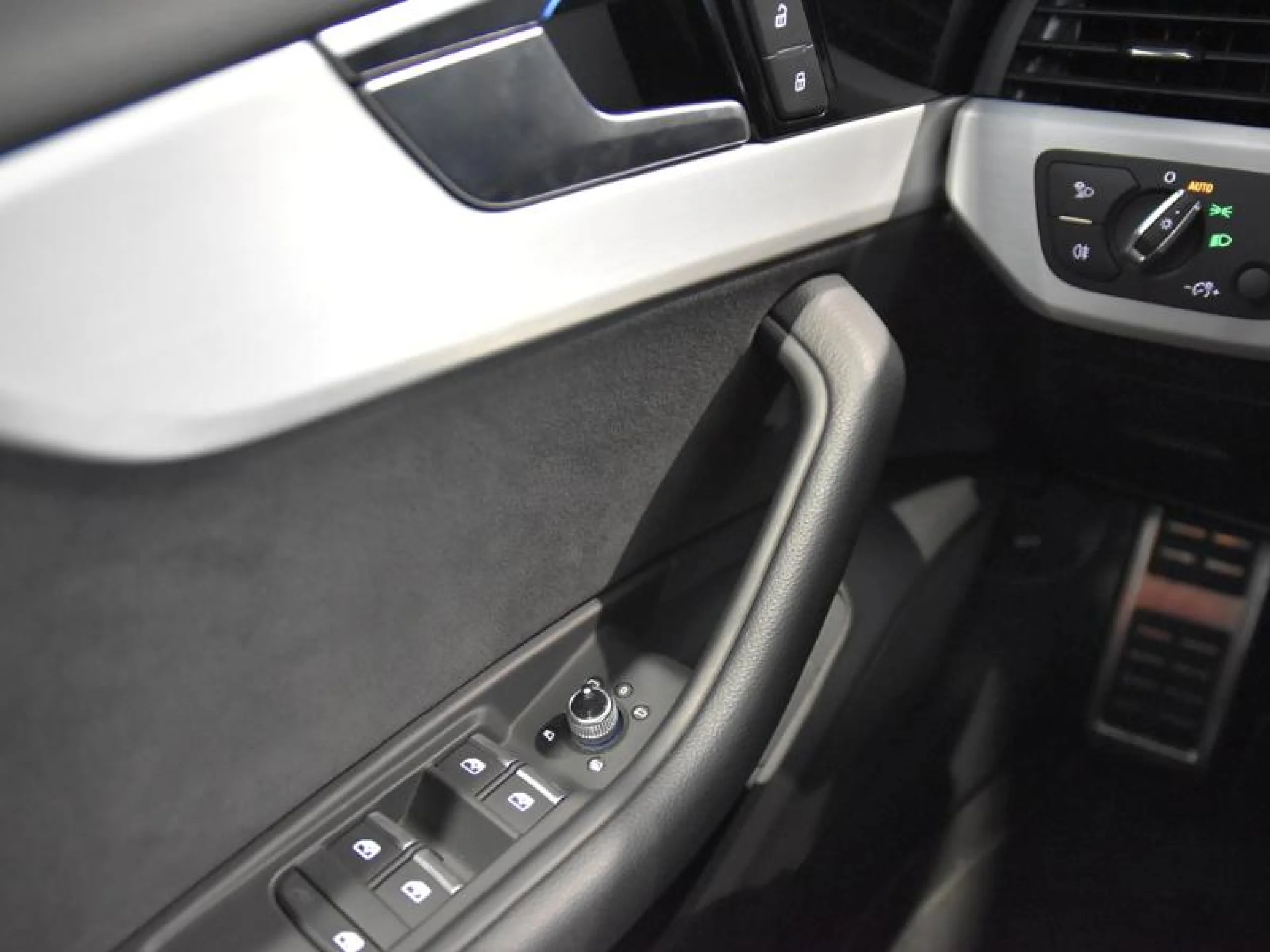 AUDI A4 AVANT S LINE 35 TDI 120KW S TRONIC - Foto 19