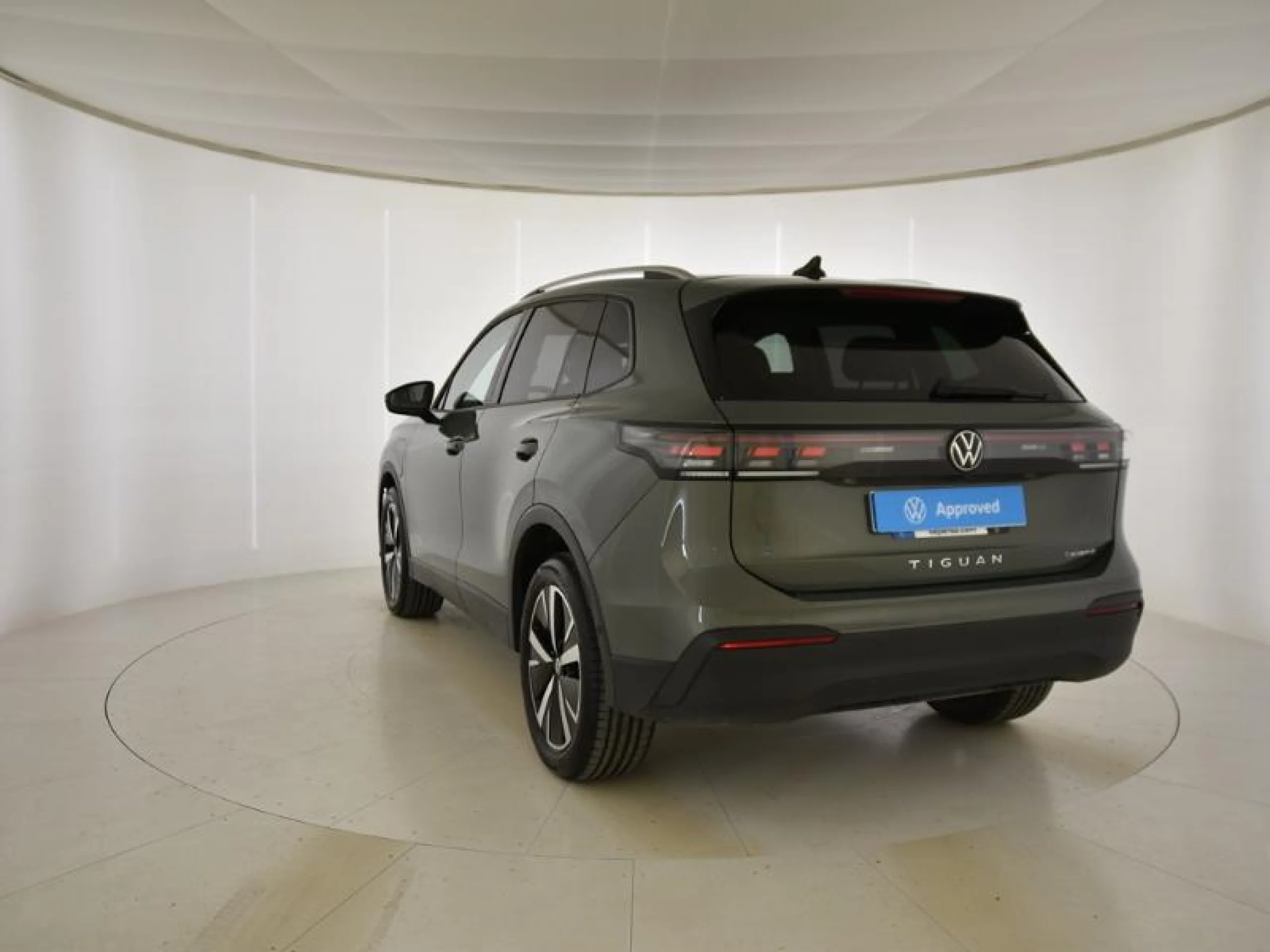 VOLKSWAGEN TIGUAN ··MÁS·· 1.5 TSI EHYBRID 150KW (204CV) DSG - Foto 2