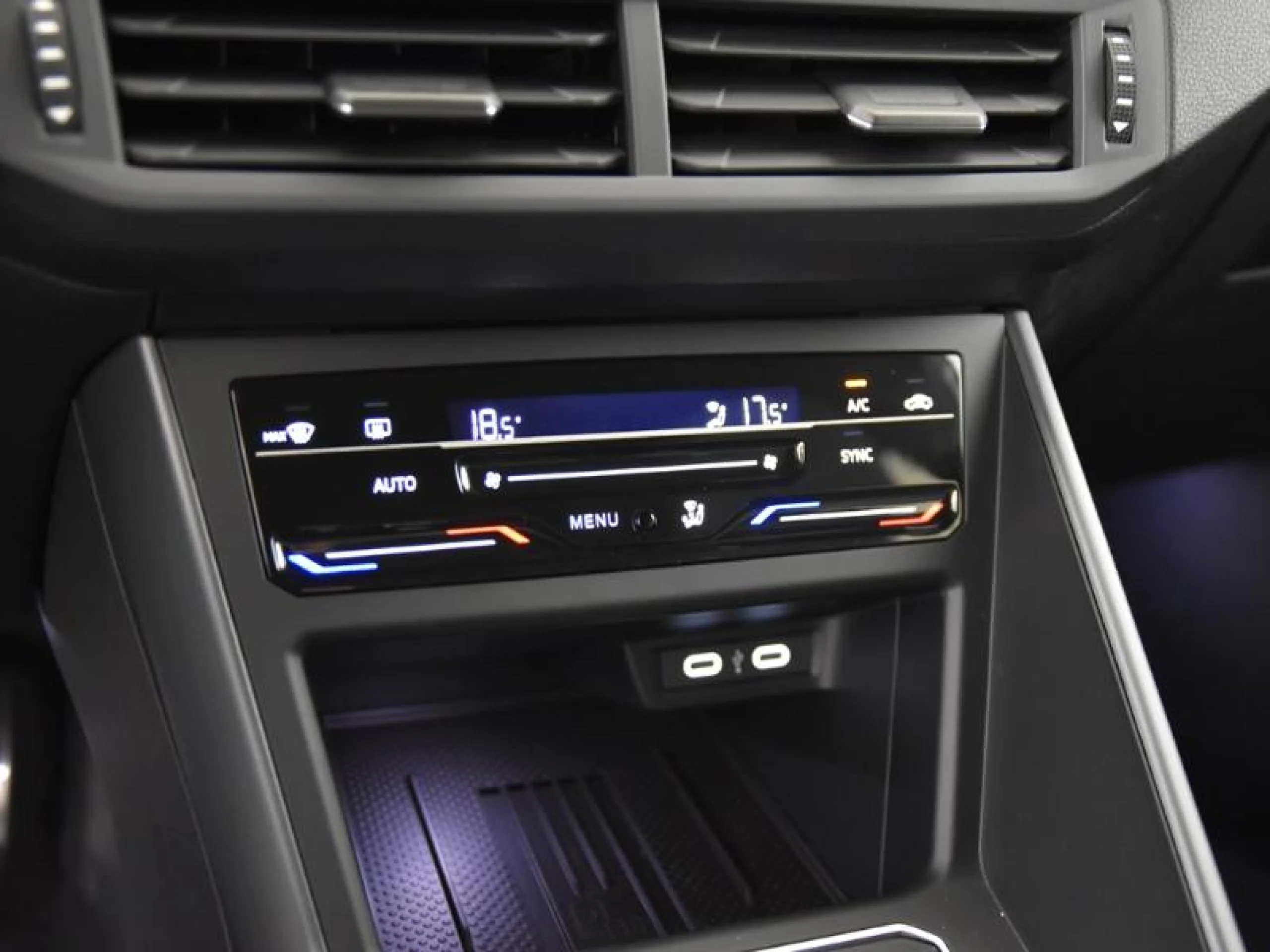 VOLKSWAGEN TAIGO TAIGO R LINE 1.0 TSI 85 KW (115 CV )  AUTOMÁTICO DSG 7 VEL. - Foto 11