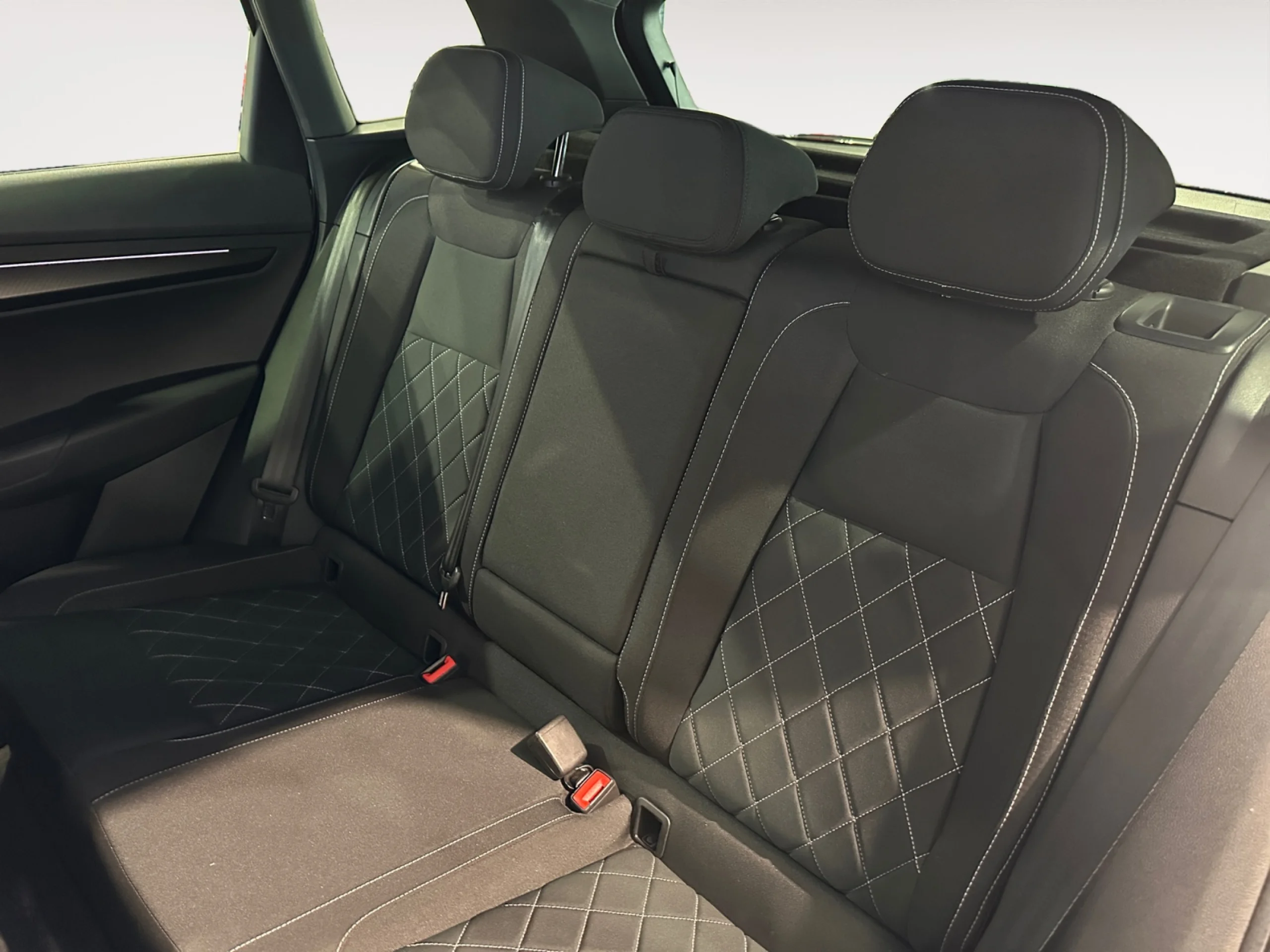 SKODA KAROQ 2.0 TDI 110KW (150CV) DSG 4X4 SPORTLINE - Foto 6