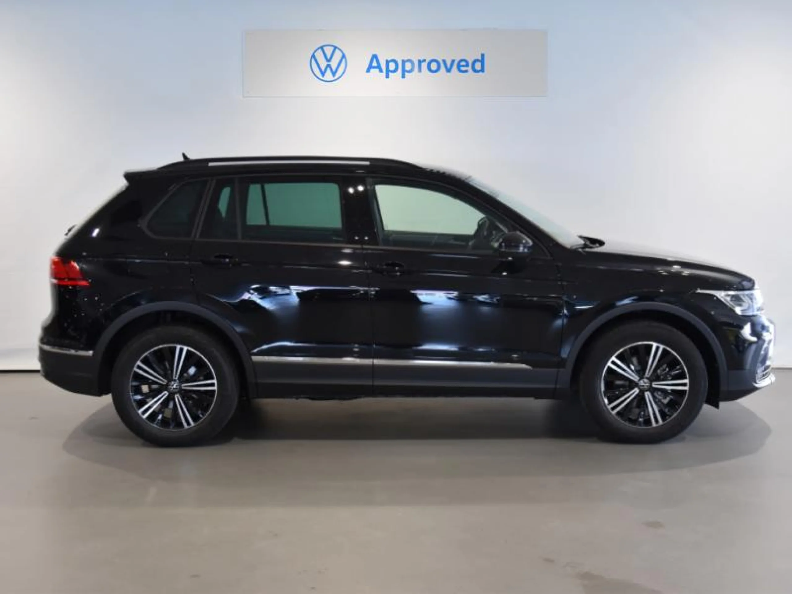 VOLKSWAGEN TIGUAN LIFE 2.0 TDI 110KW (150CV) - Foto 3