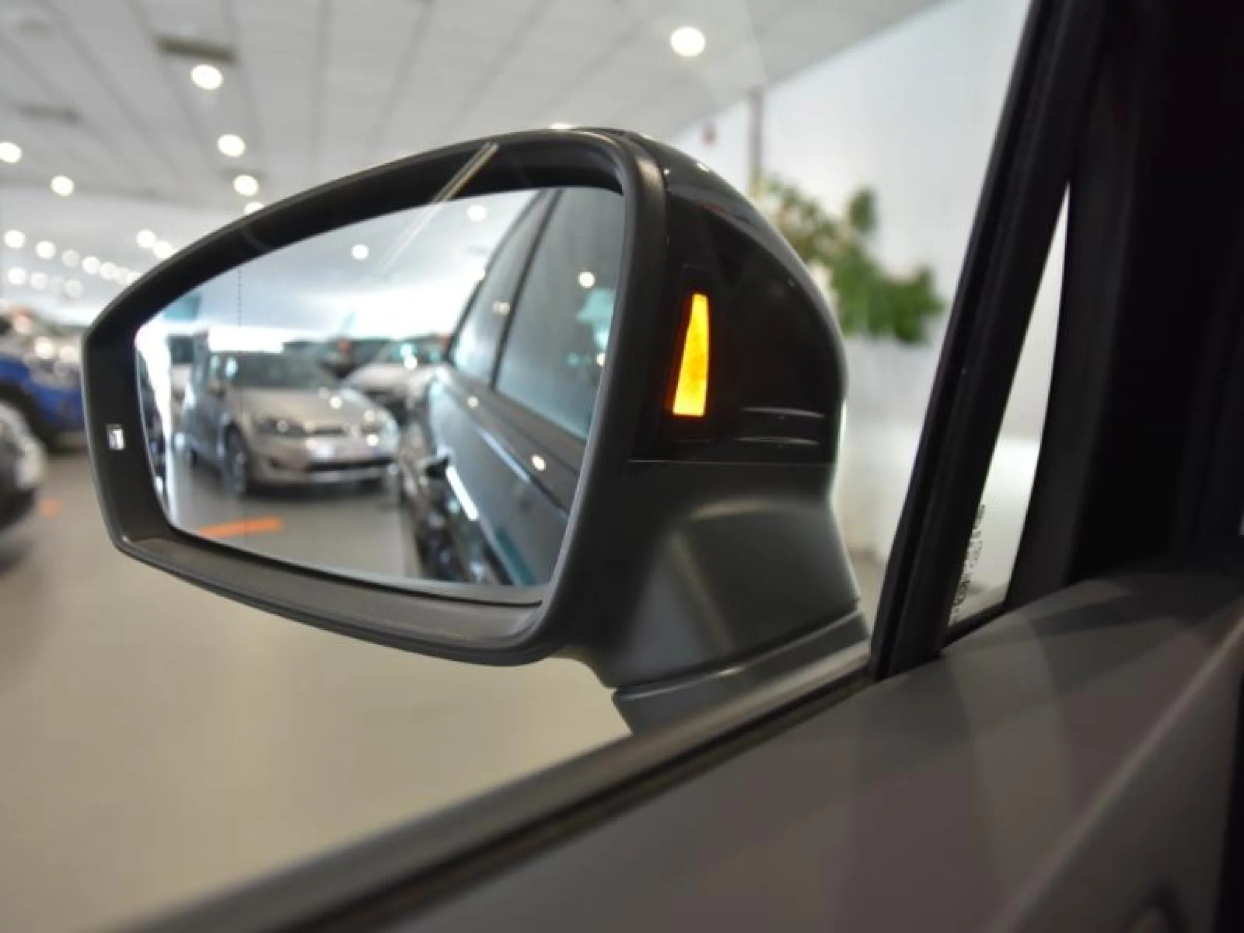 VOLKSWAGEN TIGUAN LIFE 2.0 TDI 110KW (150CV) - Foto 18